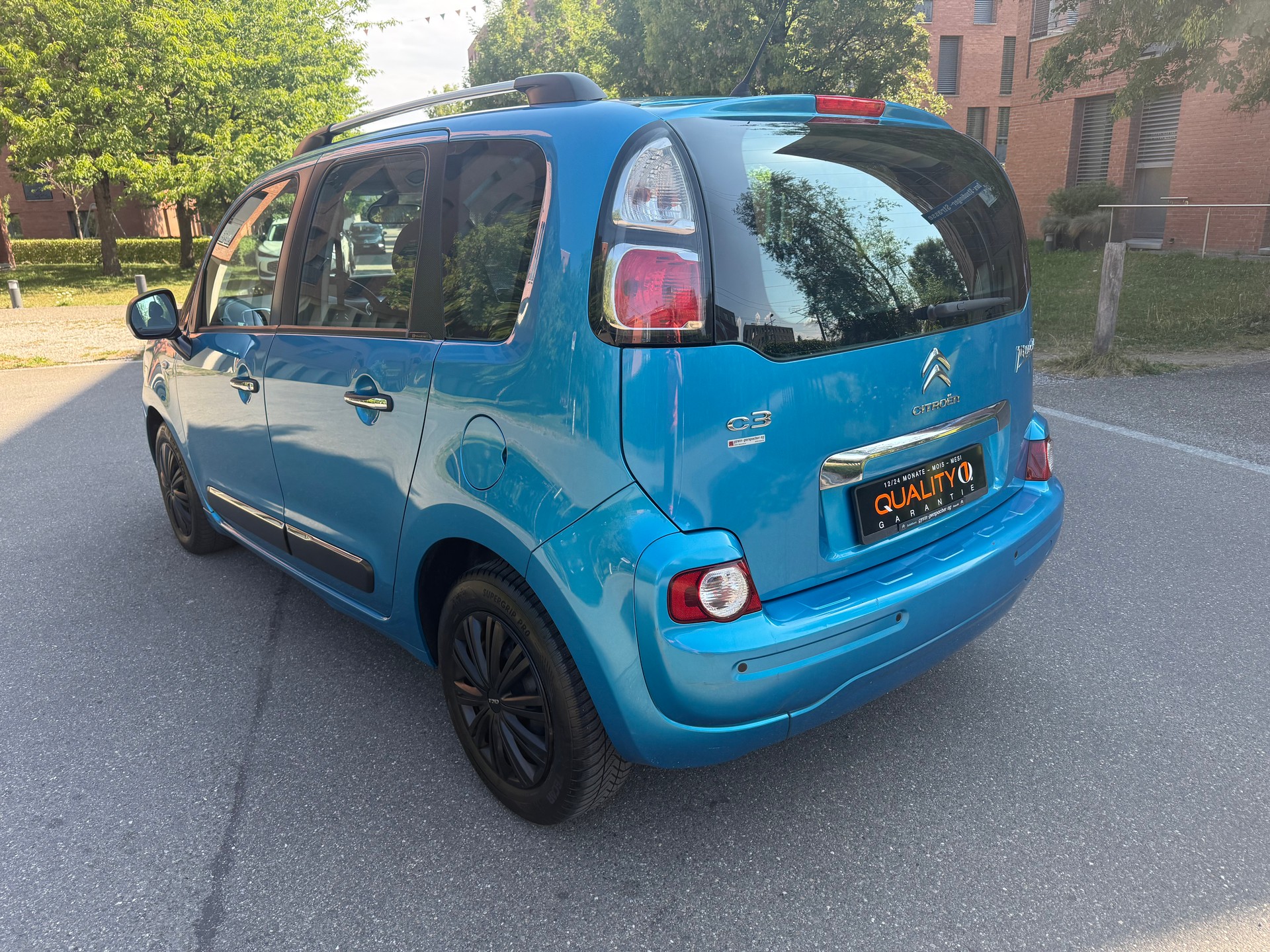 CITROEN C3 Picasso 1.4i 16V Exclusive-image-8