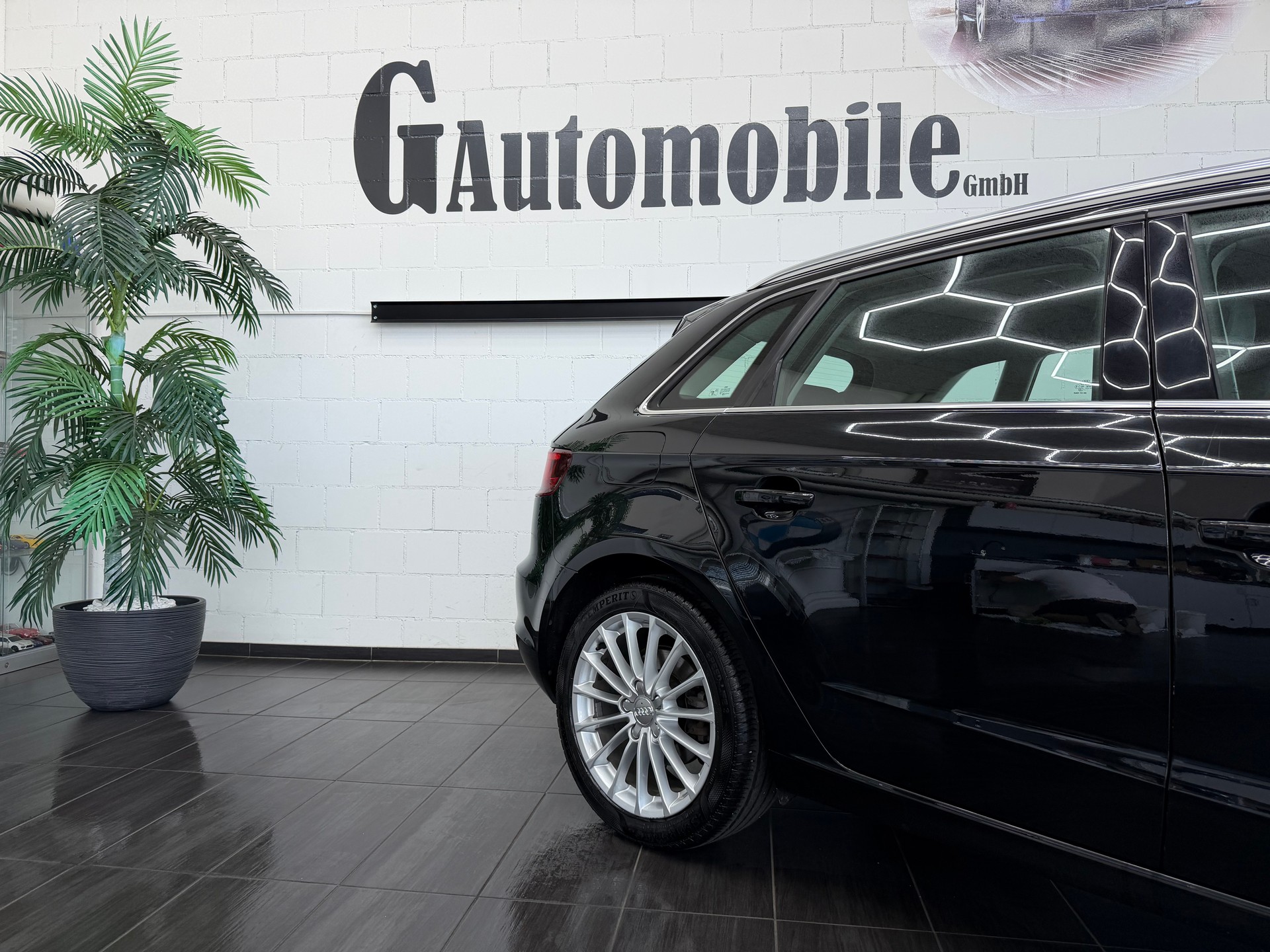 AUDI A3 Sportback 1.6 TDI Ambiente Quattro ⭐️-showroom-element-3