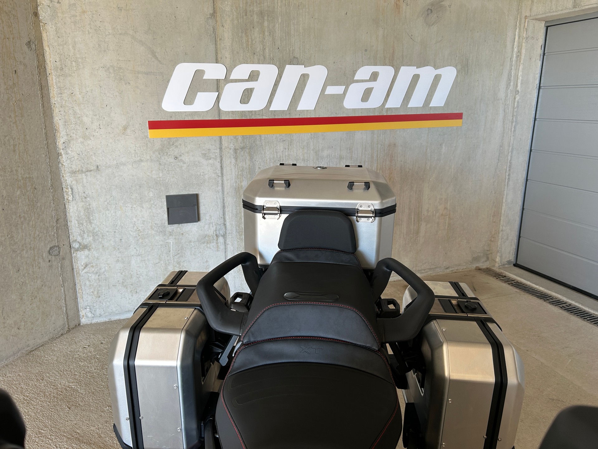 CAN-AM XT-image-3