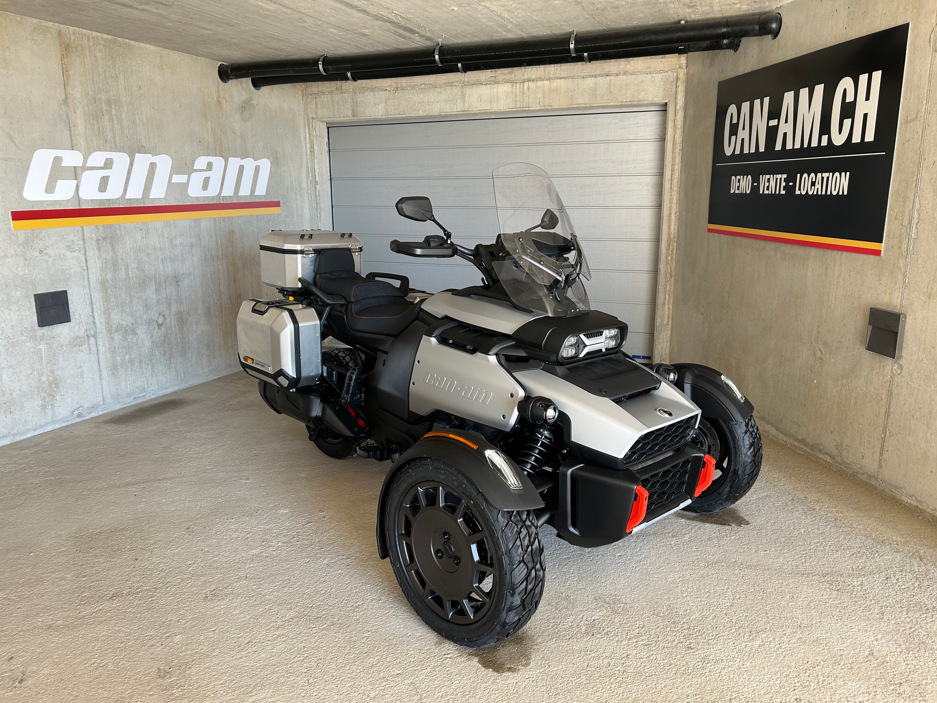 CAN-AM XT-image-0