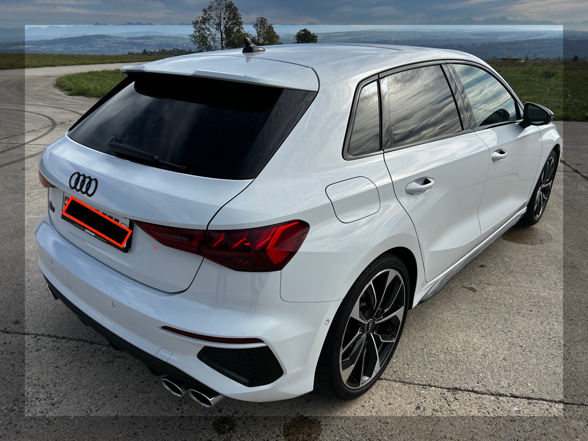 AUDI 2.0 TFSI quattro S-Tronic-image-2