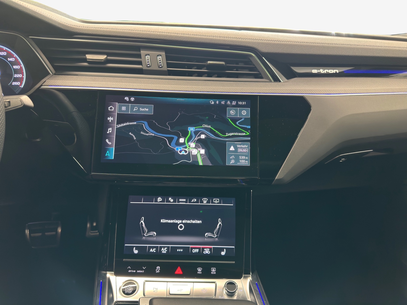 AUDI Q8 Sportback 55 e-tron Black Edition quattro-image-11