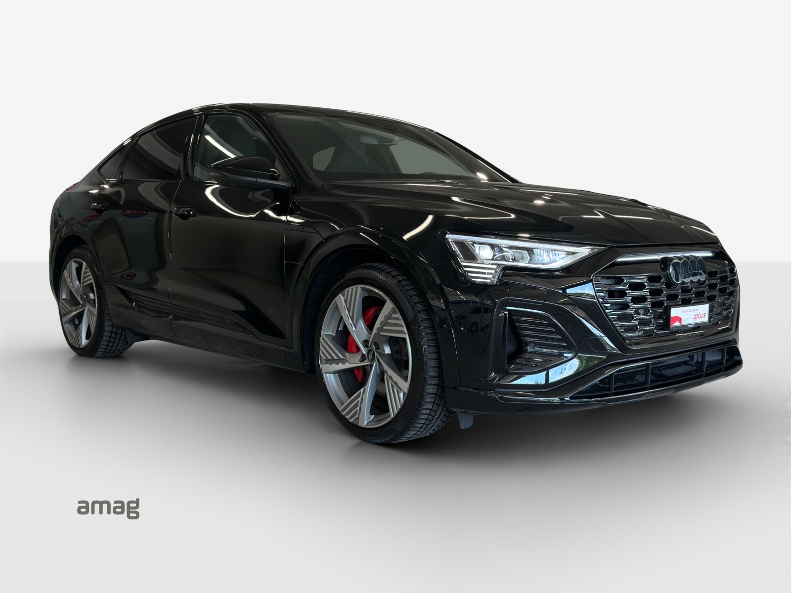 AUDI Q8 Sportback 55 e-tron Black Edition quattro-image-6