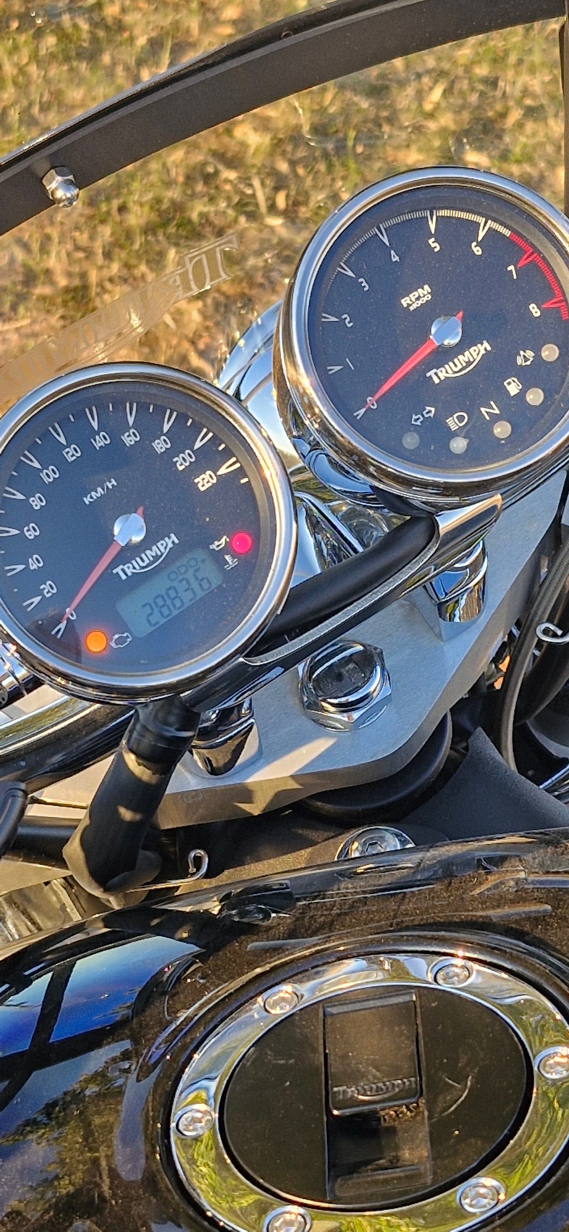 TRIUMPH Rocket III Classic-image-9