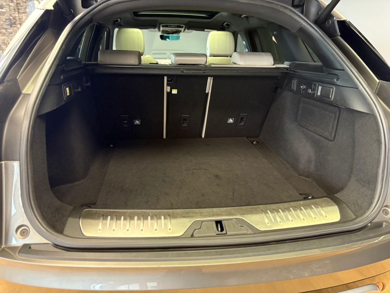 LAND ROVER Range Rover Velar R-Dynamic P 250 HSE Automatic-image-11