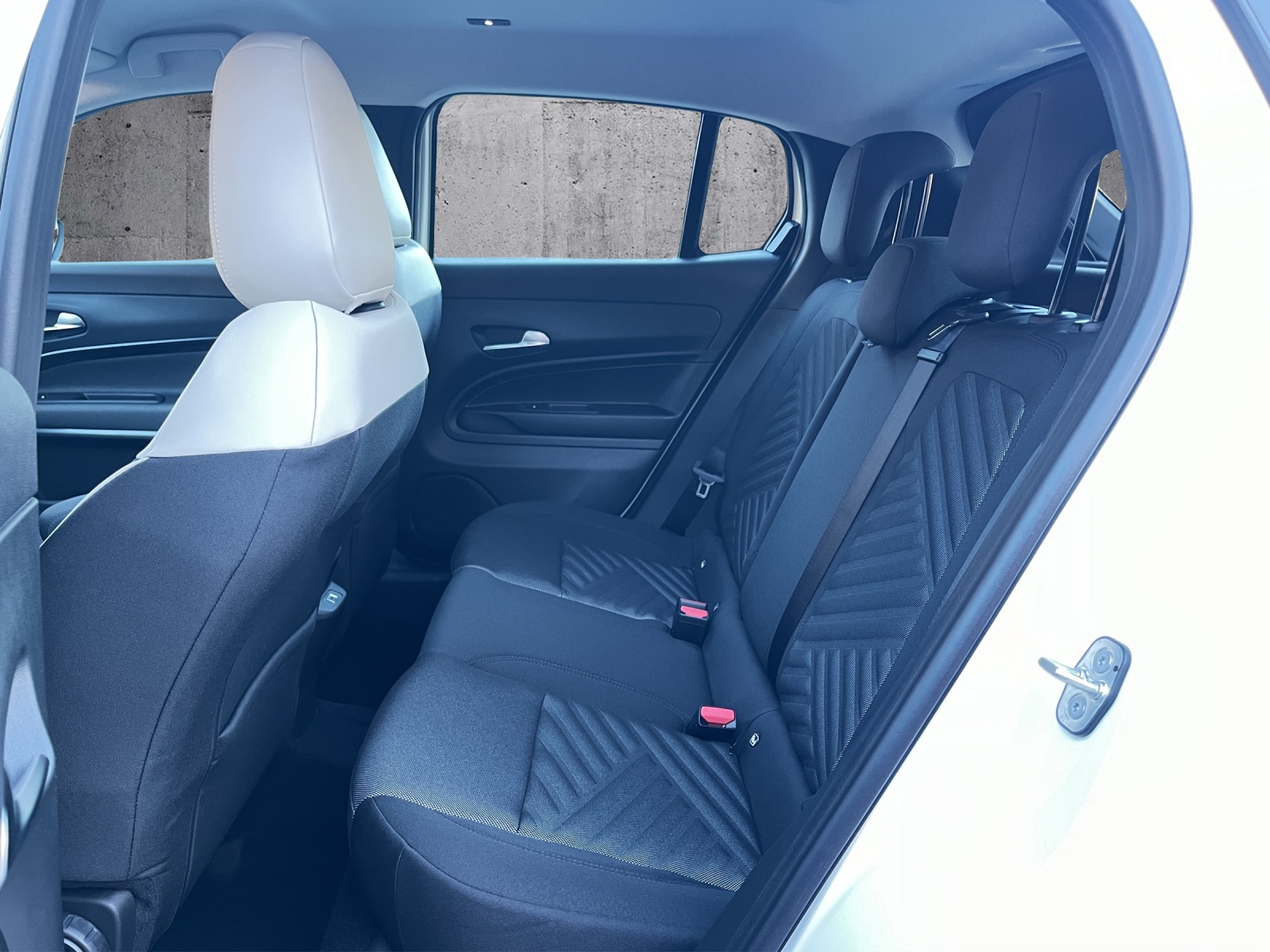 FIAT 600 1.2 Hybrid SWISS EDITION-image-14