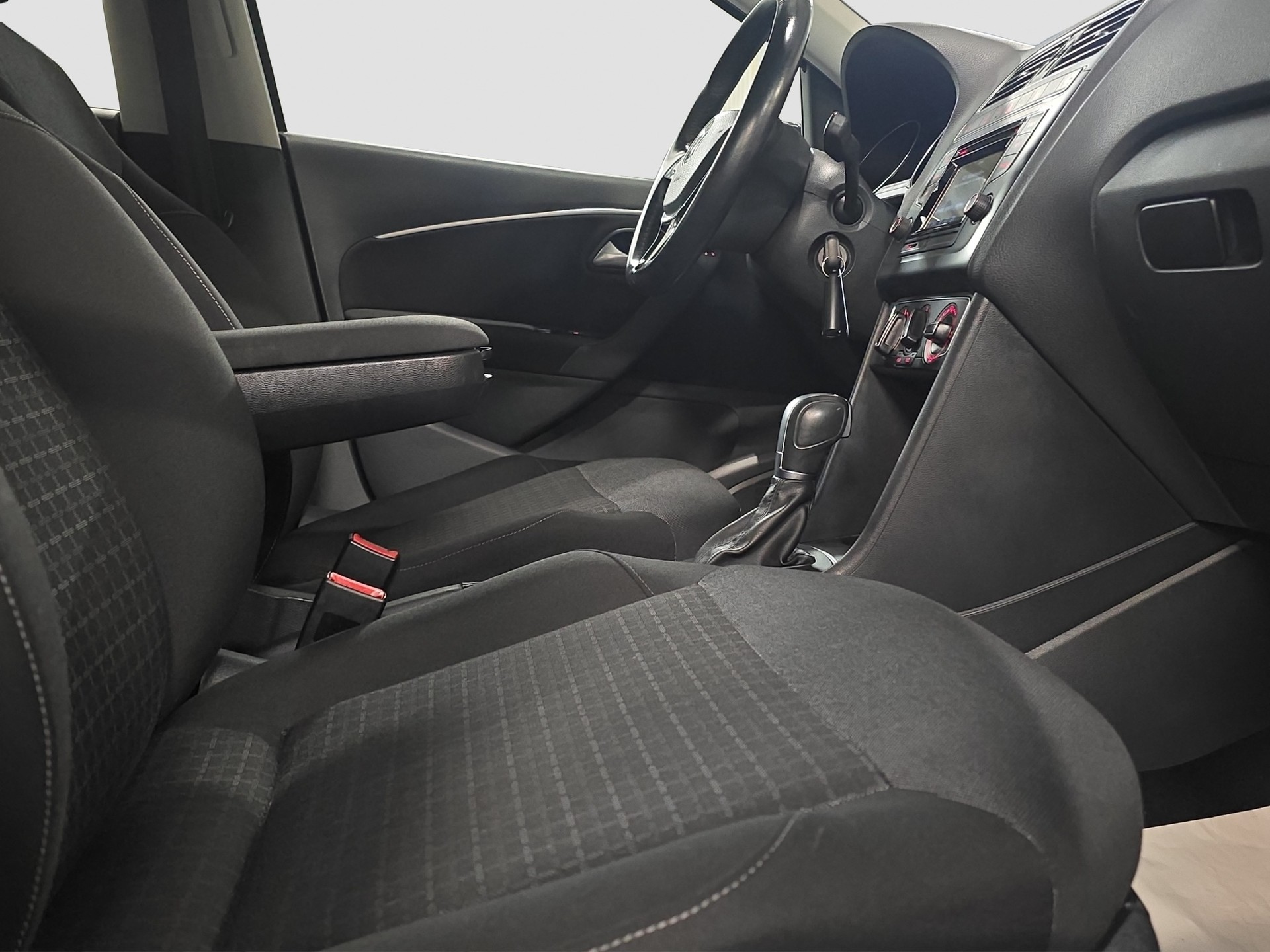 VW Polo 1.2 TSI BMT Allstar DSG-image-12