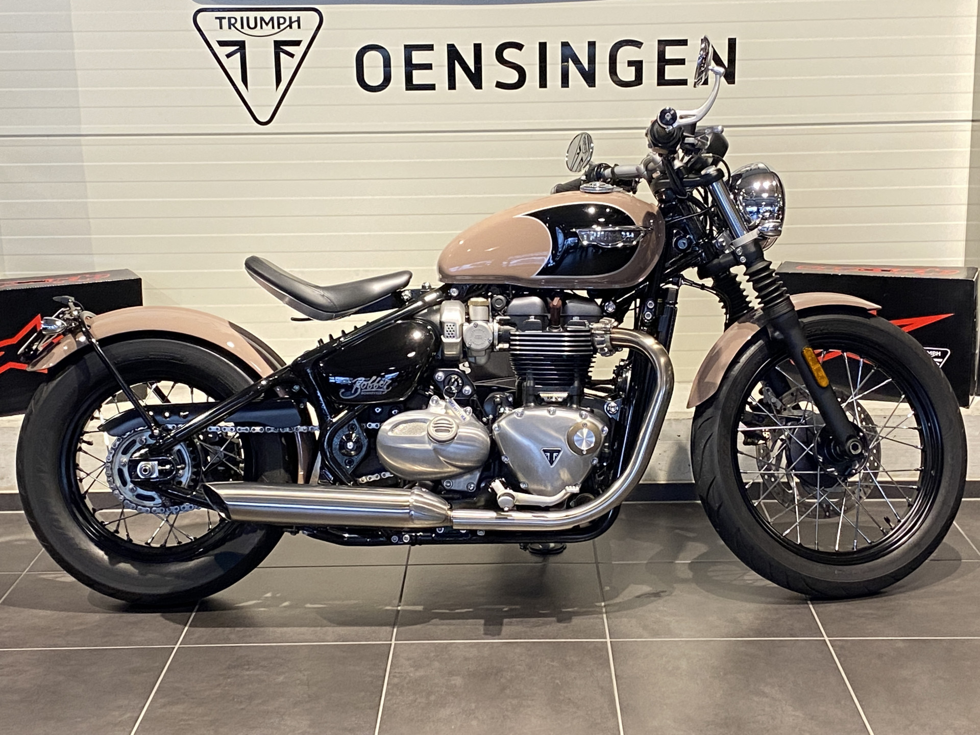 TRIUMPH Bonneville Bobber Black 1200-image-6