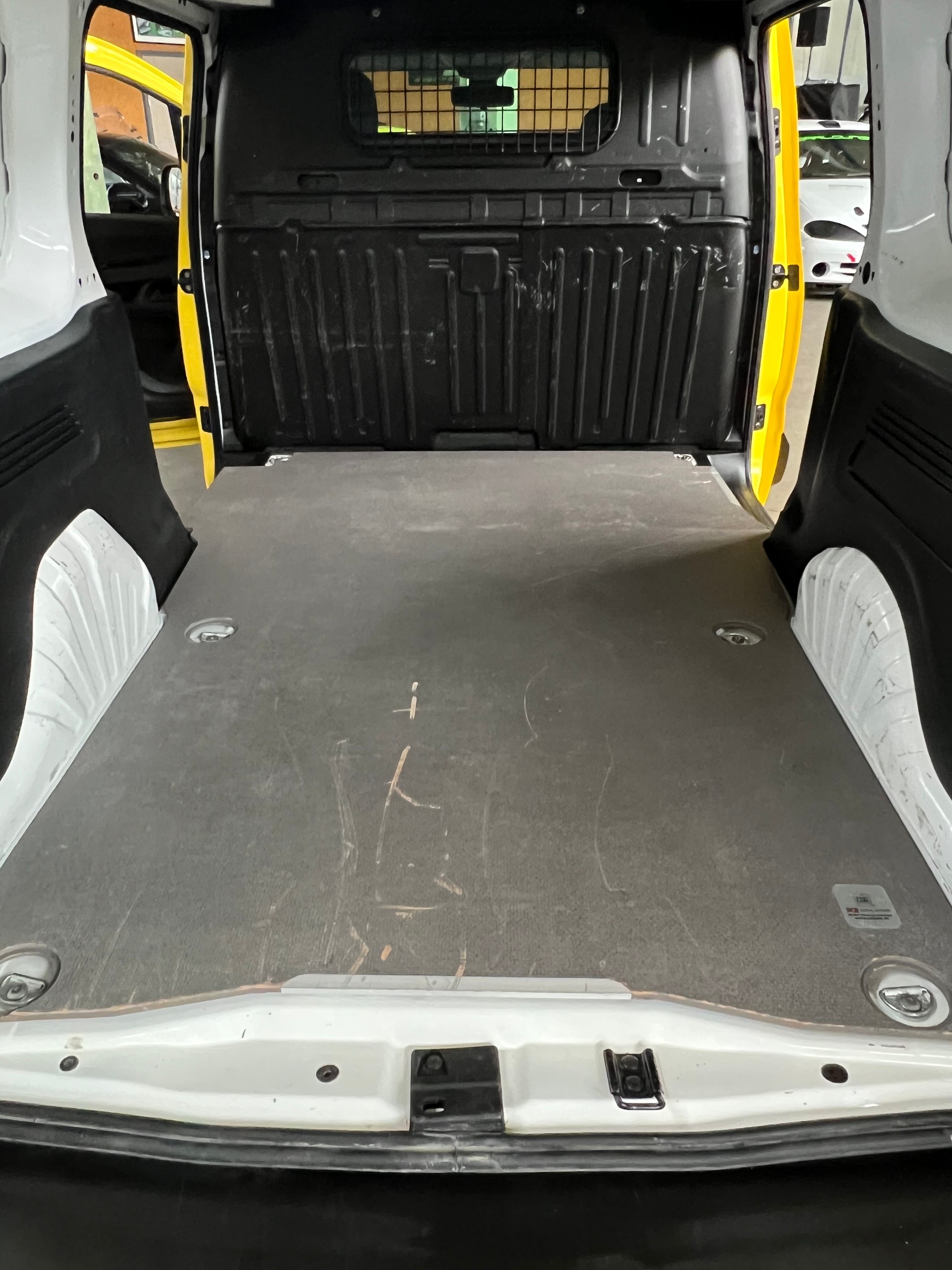 OPEL Combo 1.5 / 102Ps / Nutzlast 831 kg-image-12