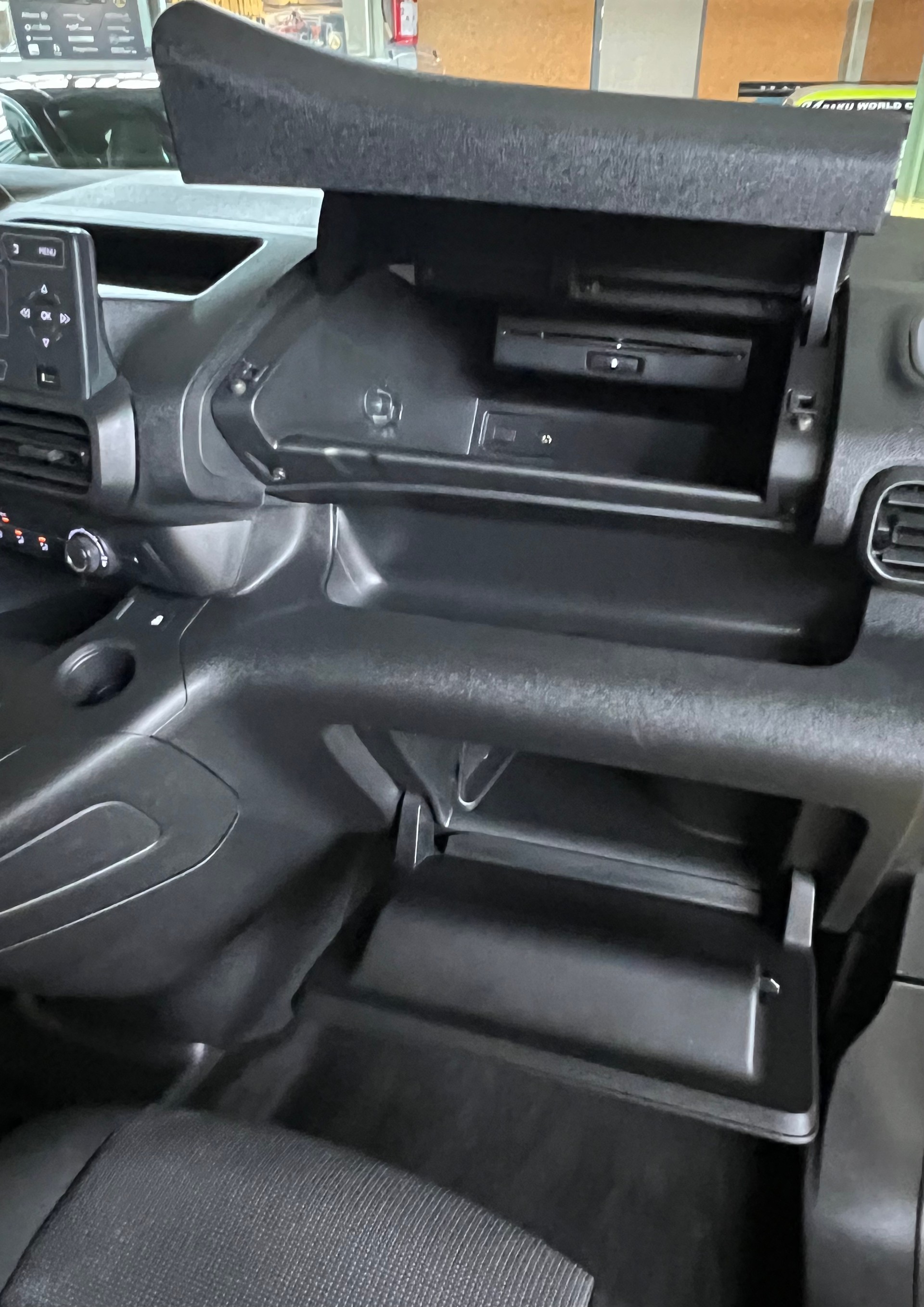 OPEL Combo 1.5 / 102Ps / Nutzlast 831 kg-image-14