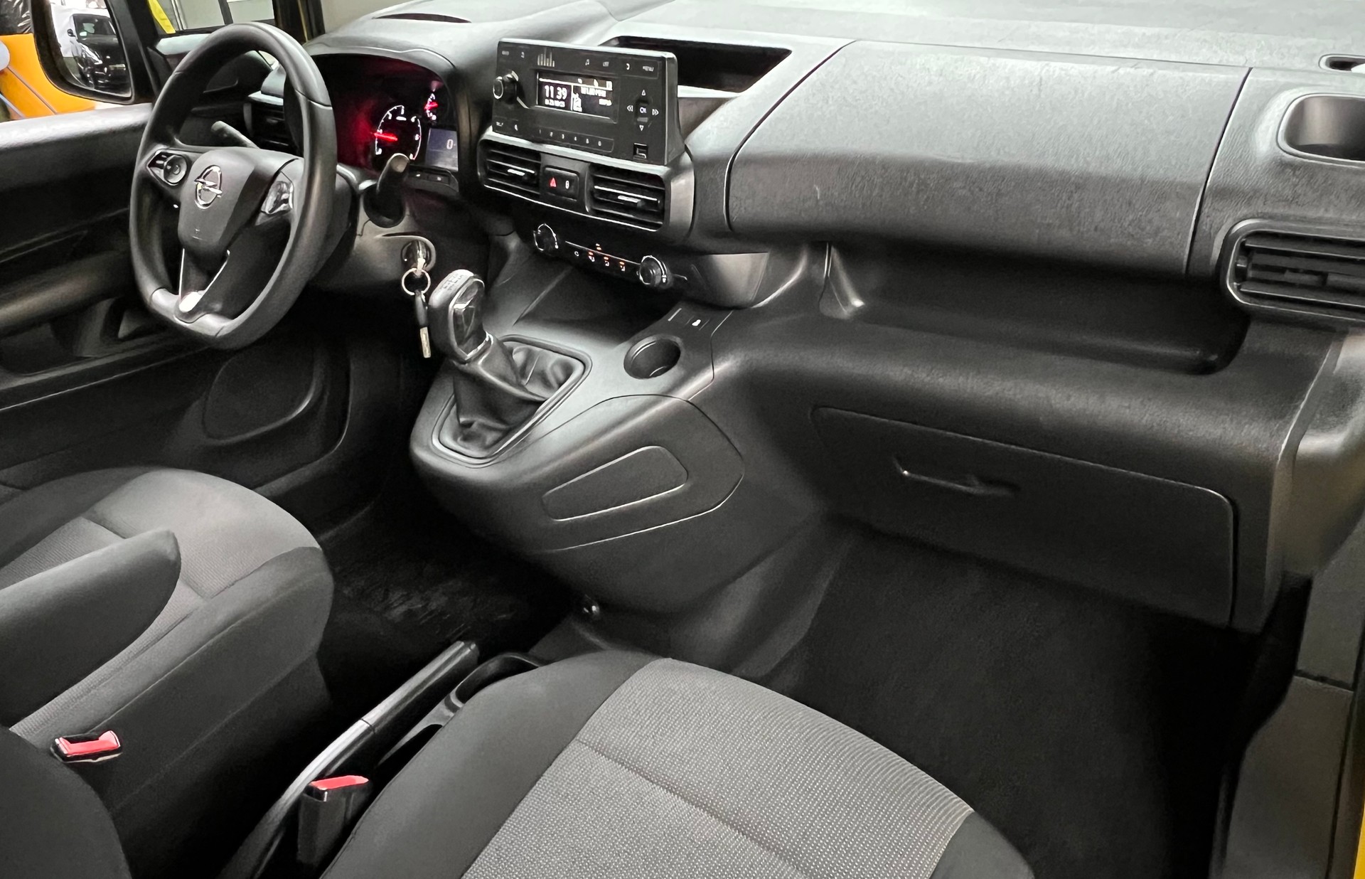 OPEL Combo 1.5 / 102Ps / Nutzlast 831 kg-image-4
