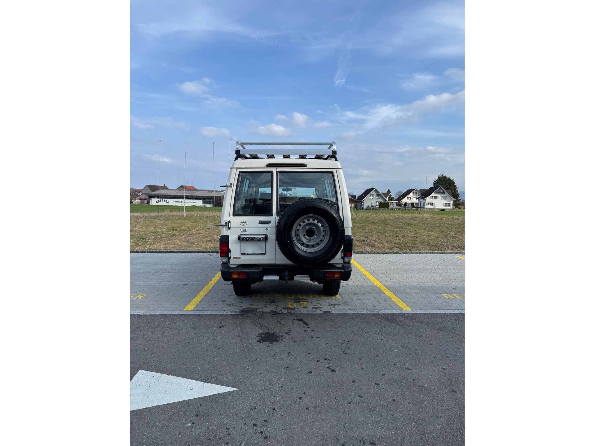 TOYOTA Land Cruiser GRJ78 4.0 V6-image-4