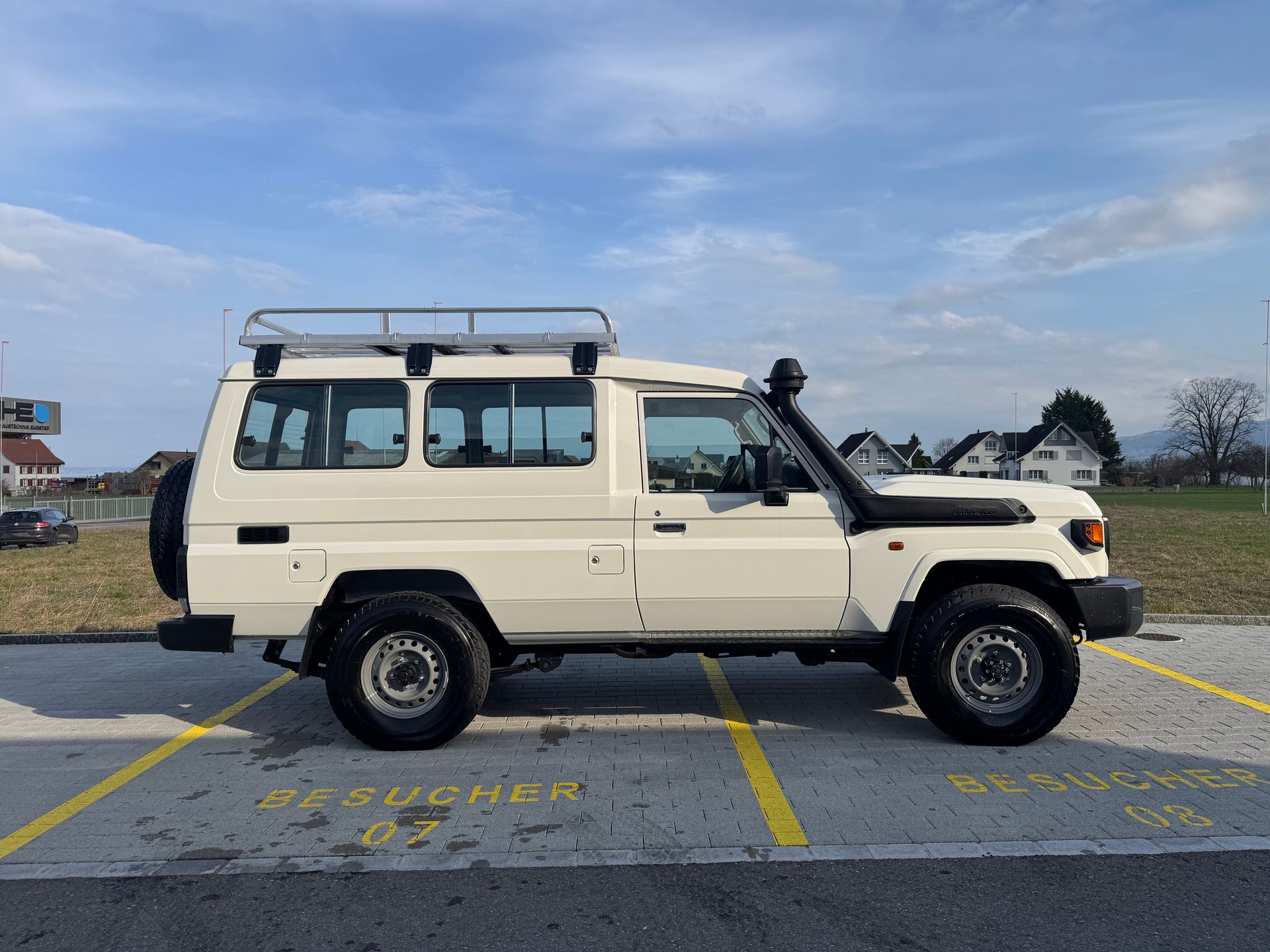 TOYOTA Land Cruiser GRJ78 4.0 V6-image-3