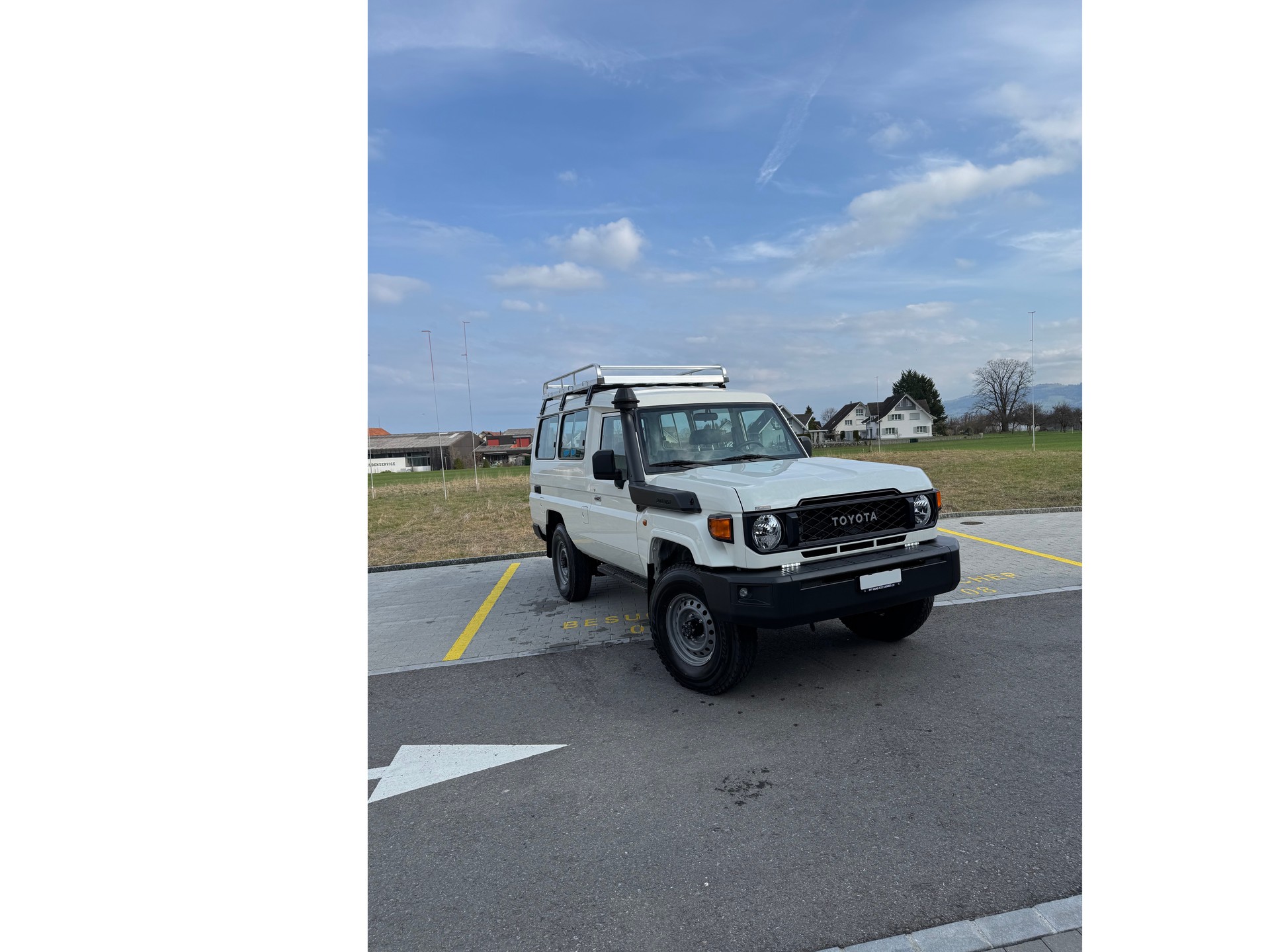 TOYOTA Land Cruiser GRJ78 4.0 V6-image-1
