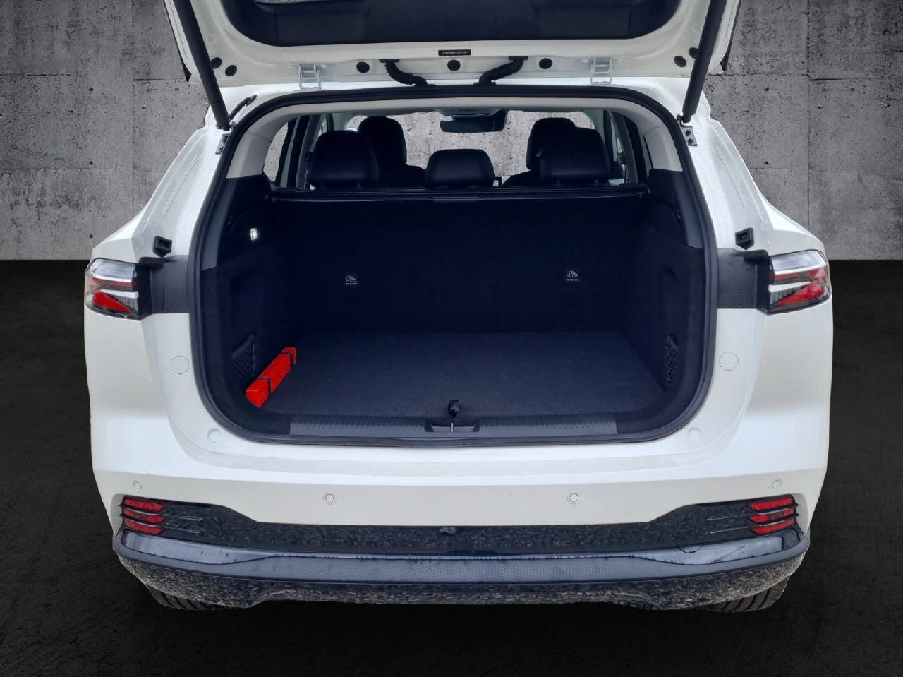 MG HS 1.5 Hybrid Luxury-image-8