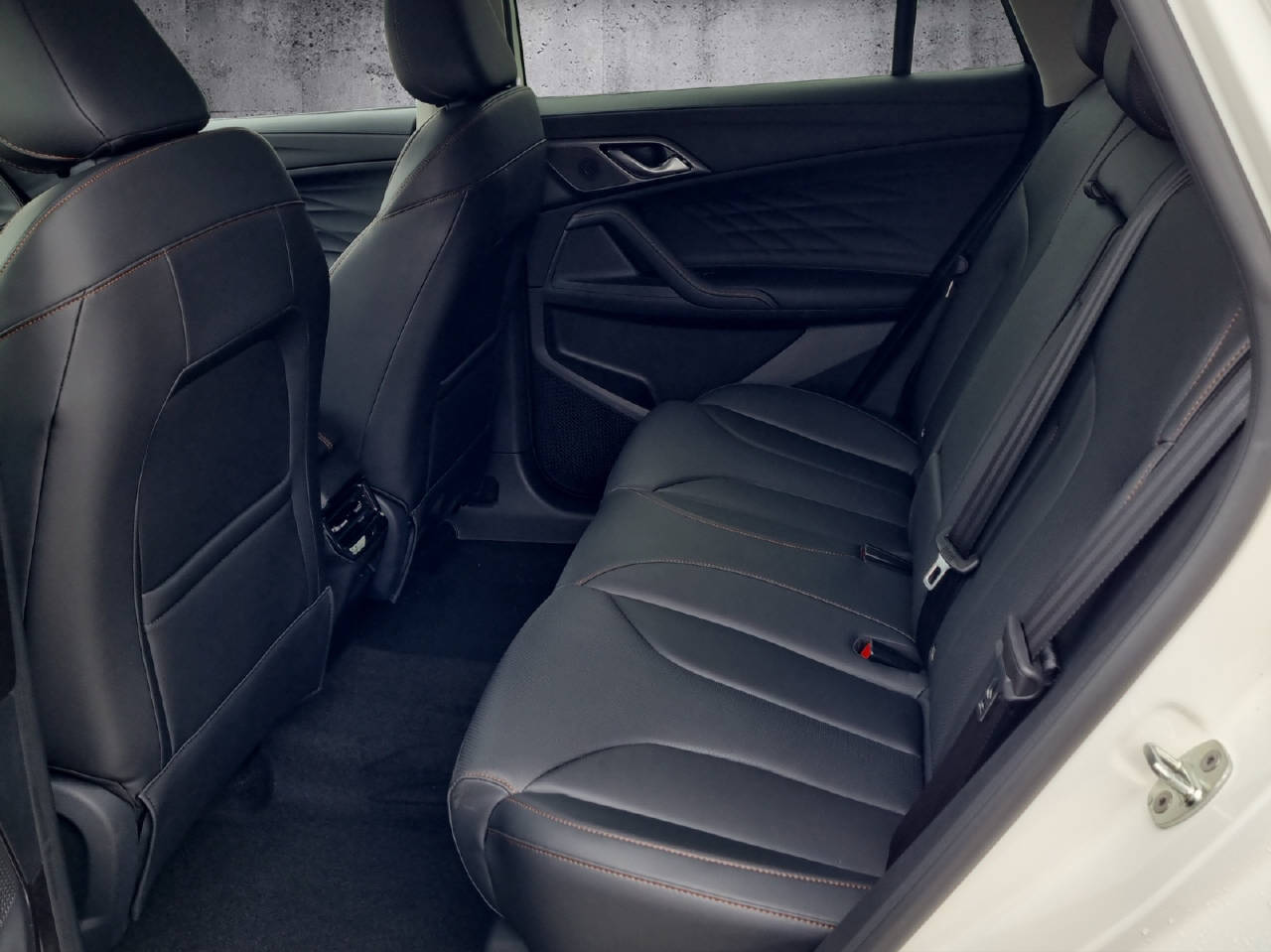 MG HS 1.5 Hybrid Luxury-image-7