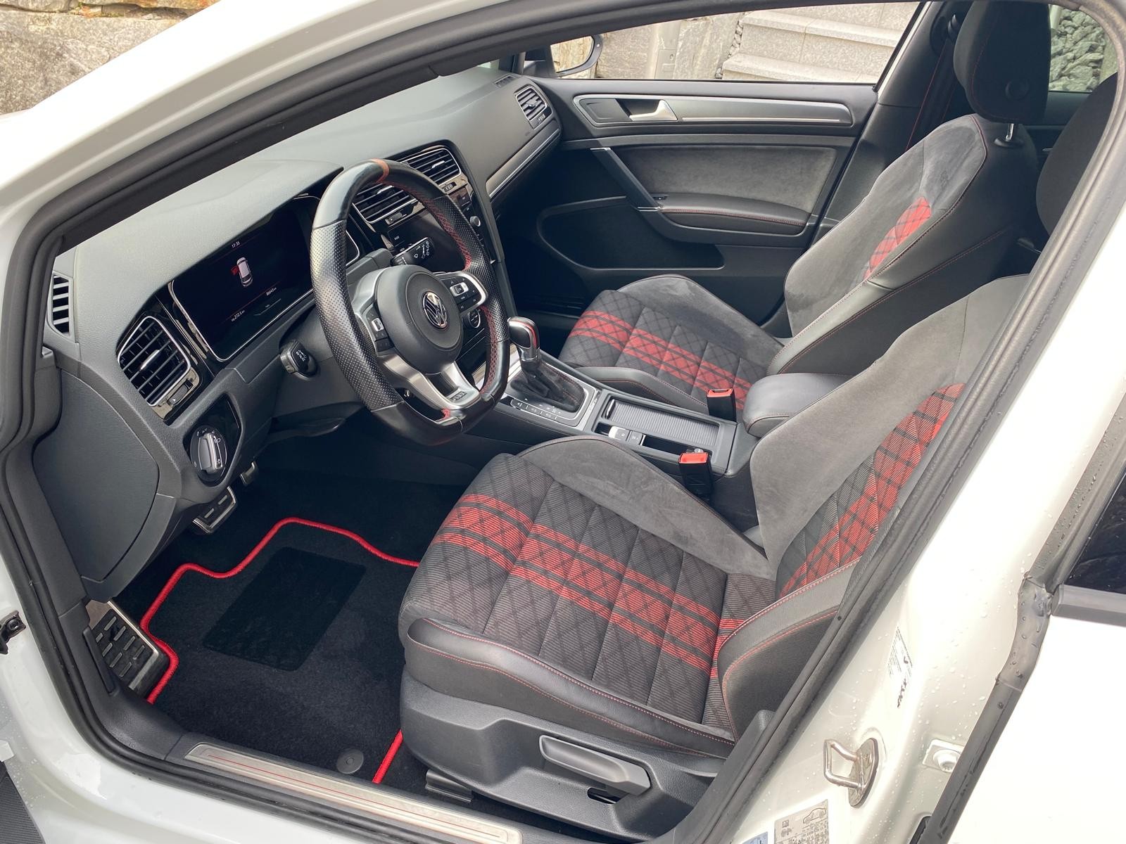 VW Golf 2.0 TSI GTI TCR DSG-image-9