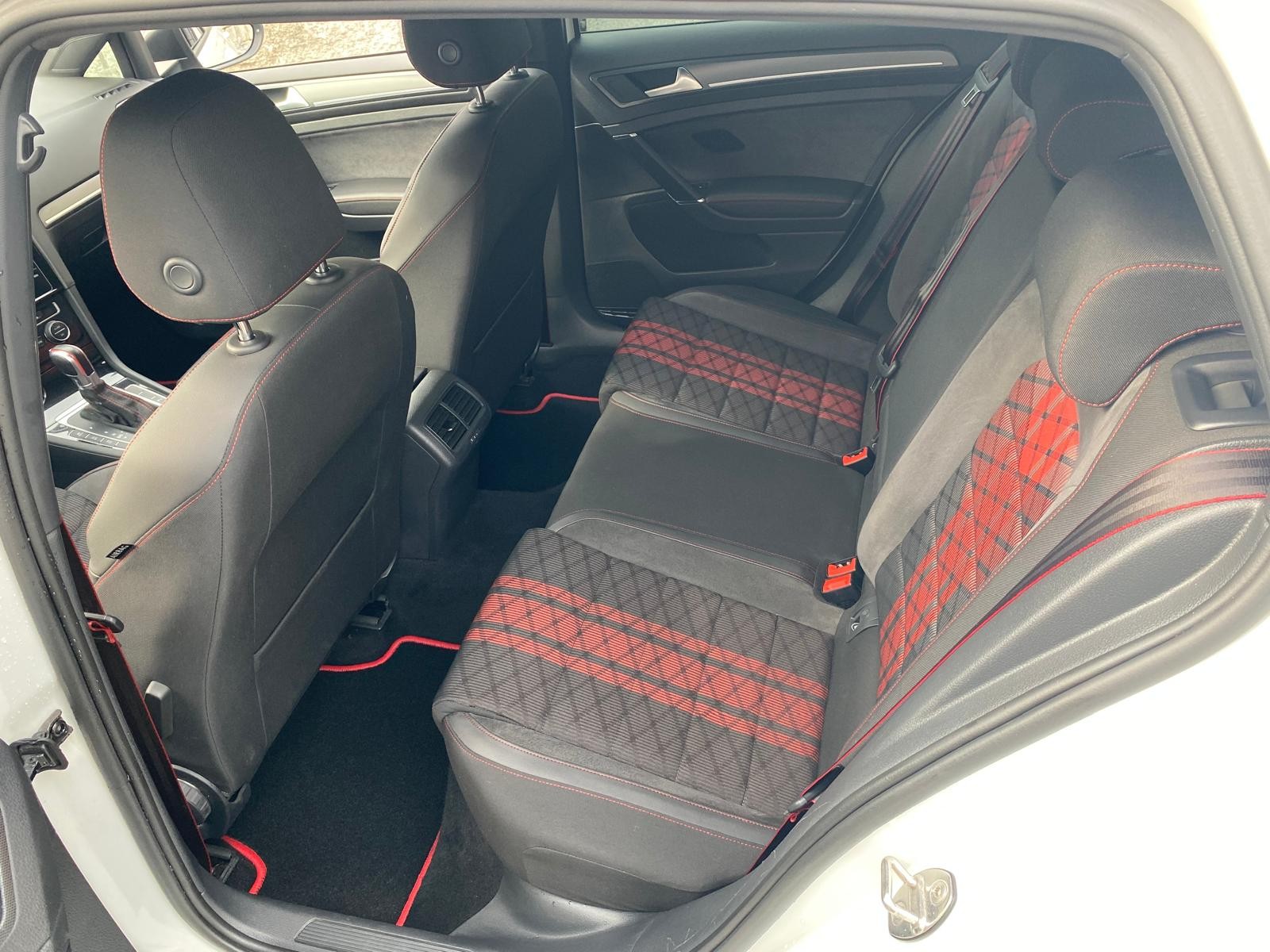 VW Golf 2.0 TSI GTI TCR DSG-image-10