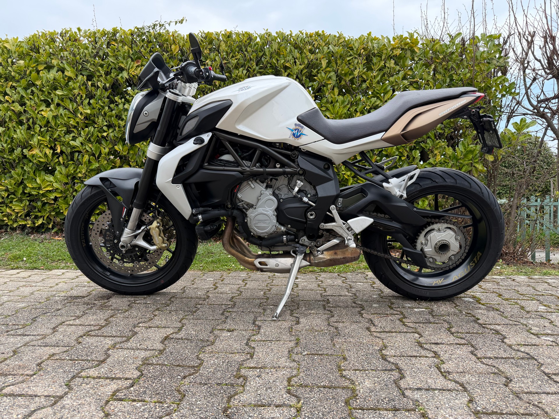 MV AGUSTA B3 Brutale 675 ABS-image-1