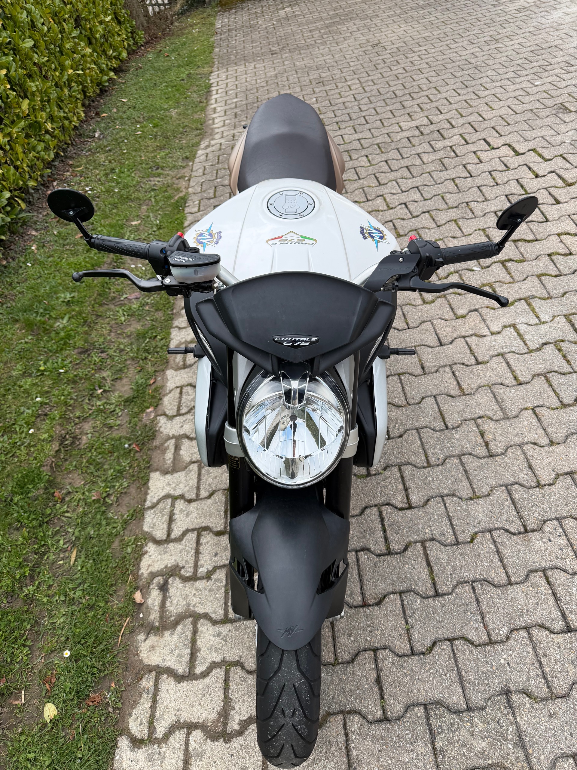 MV AGUSTA B3 Brutale 675 ABS-image-3