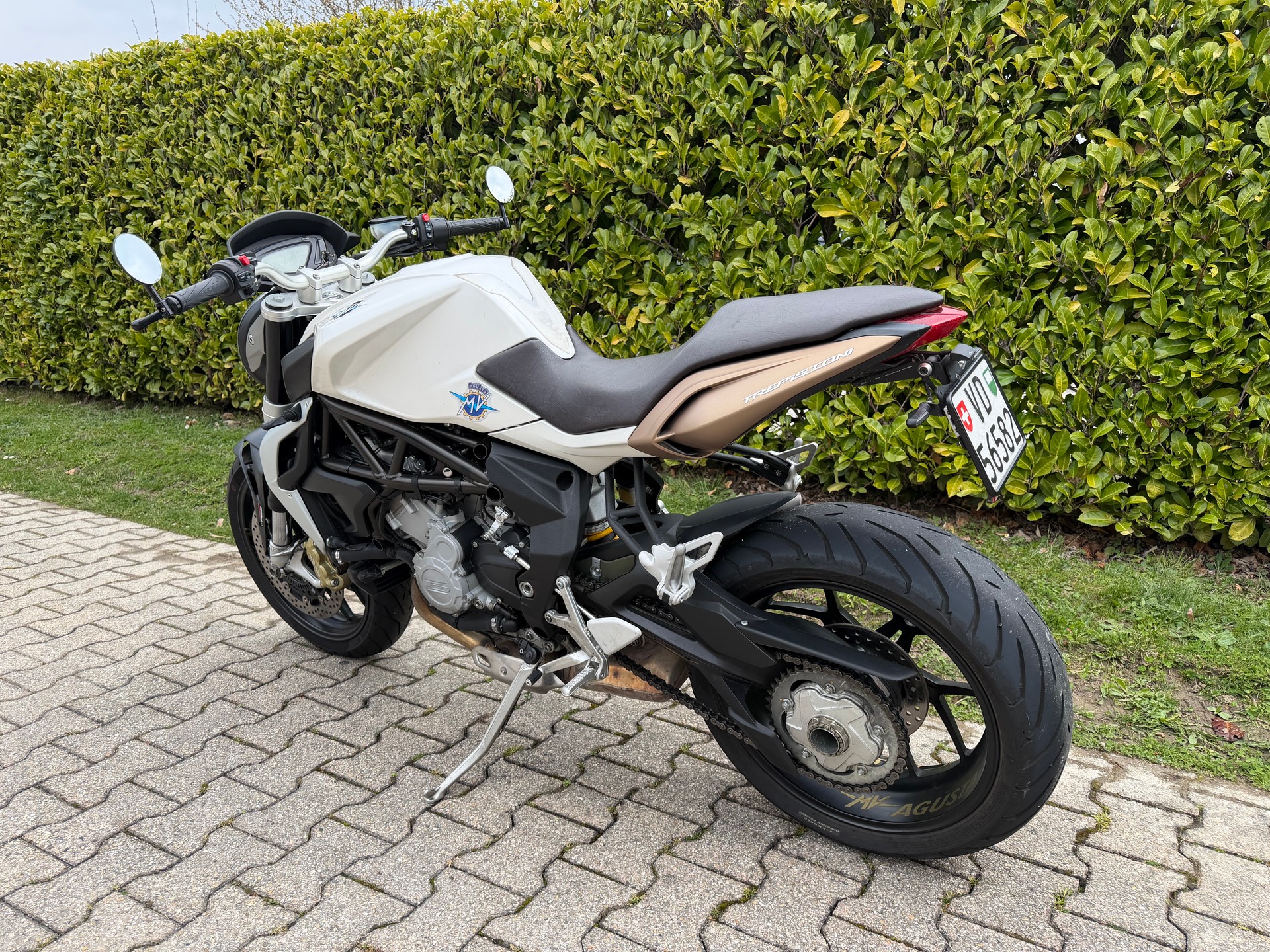 MV AGUSTA B3 Brutale 675 ABS-image-5