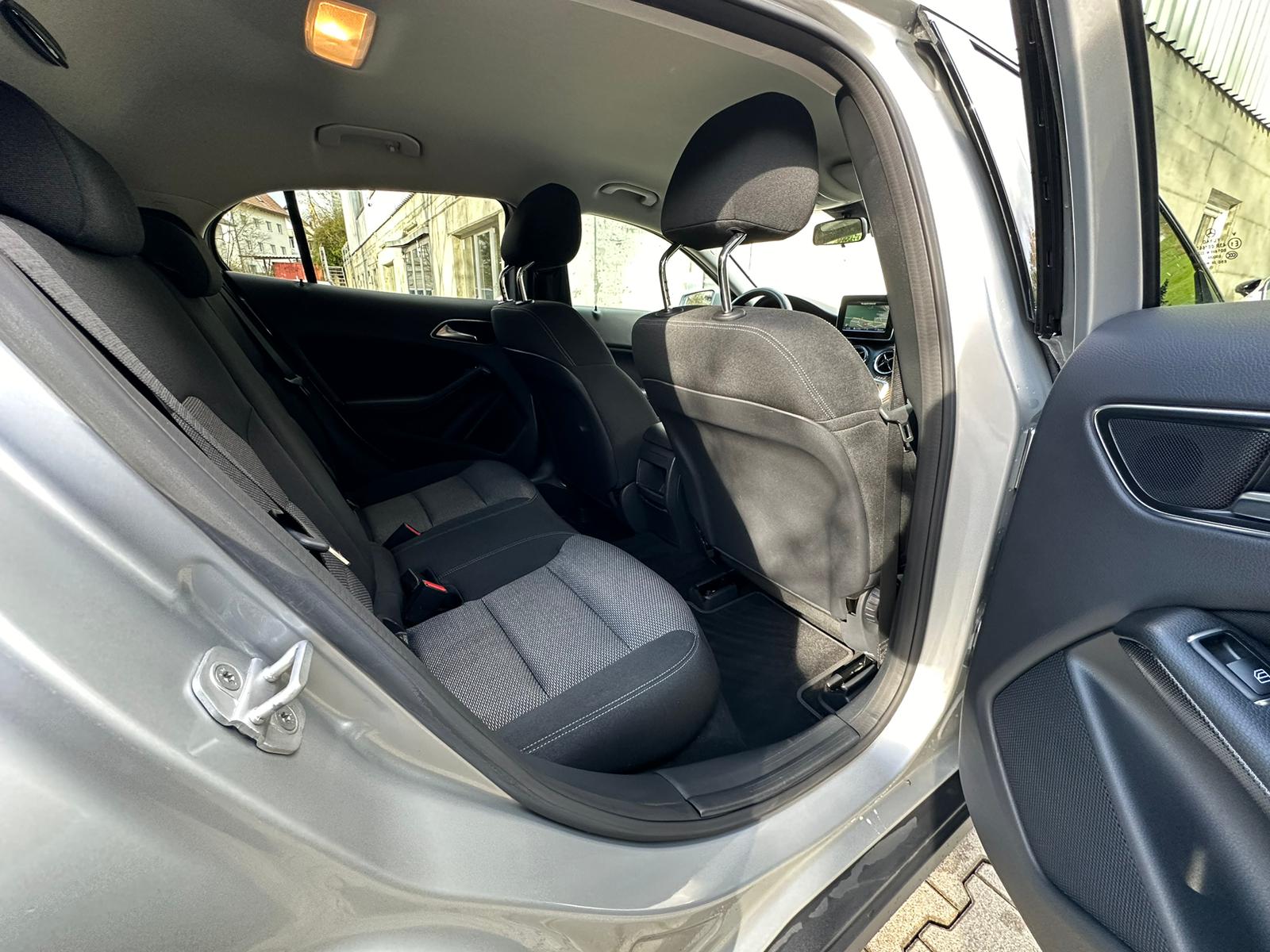 MERCEDES-BENZ GLA 200 CDI Swiss Star Edition 4Matic 7G-DCT-image-14