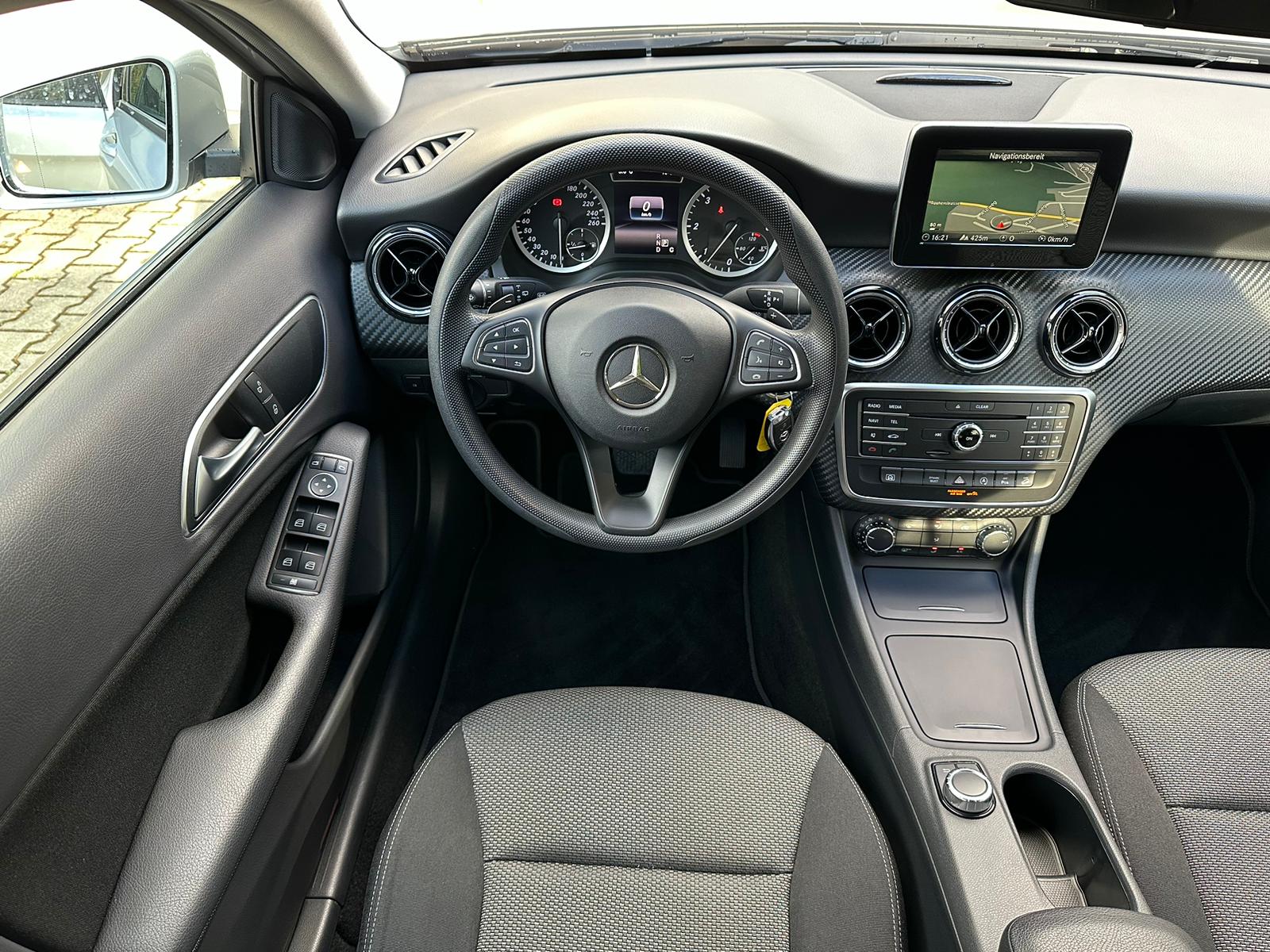 MERCEDES-BENZ GLA 200 CDI Swiss Star Edition 4Matic 7G-DCT-image-18