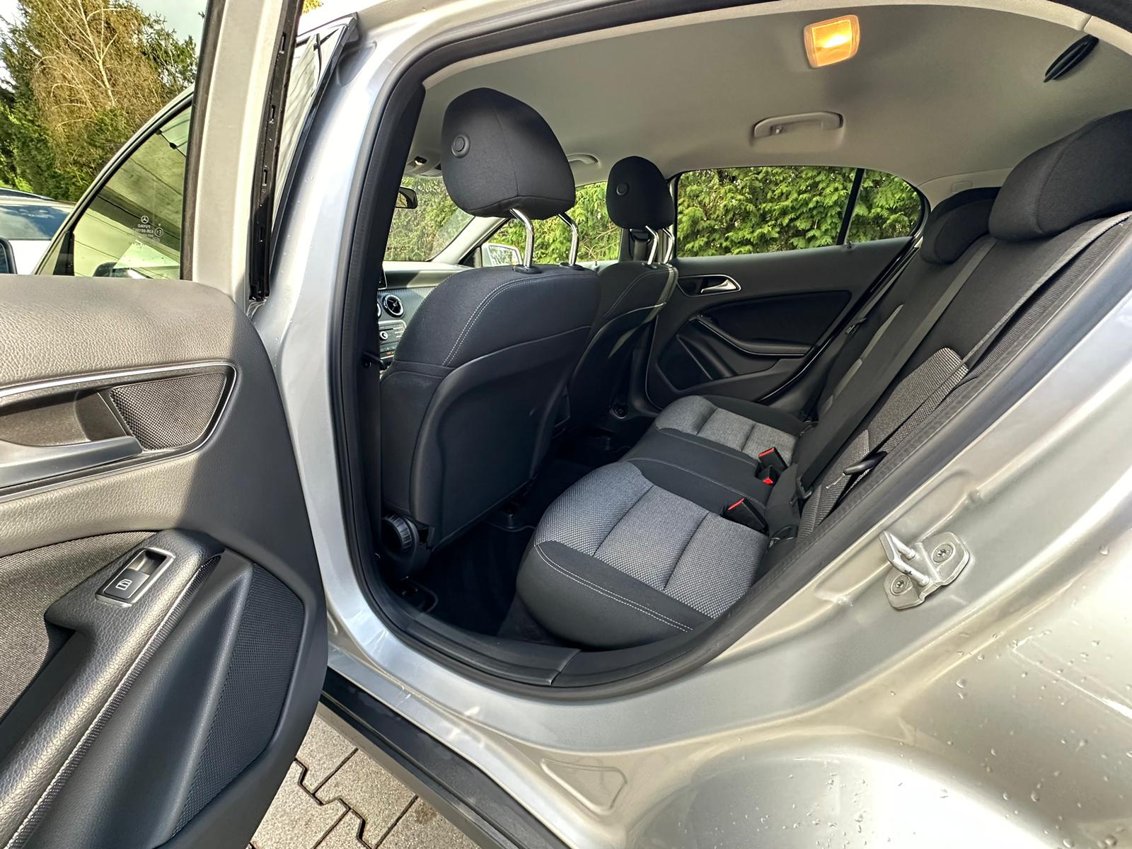 MERCEDES-BENZ GLA 200 CDI Swiss Star Edition 4Matic 7G-DCT-image-11