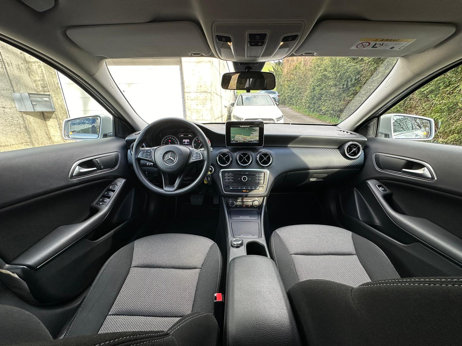 MERCEDES-BENZ GLA 200 CDI Swiss Star Edition 4Matic 7G-DCT-image-17