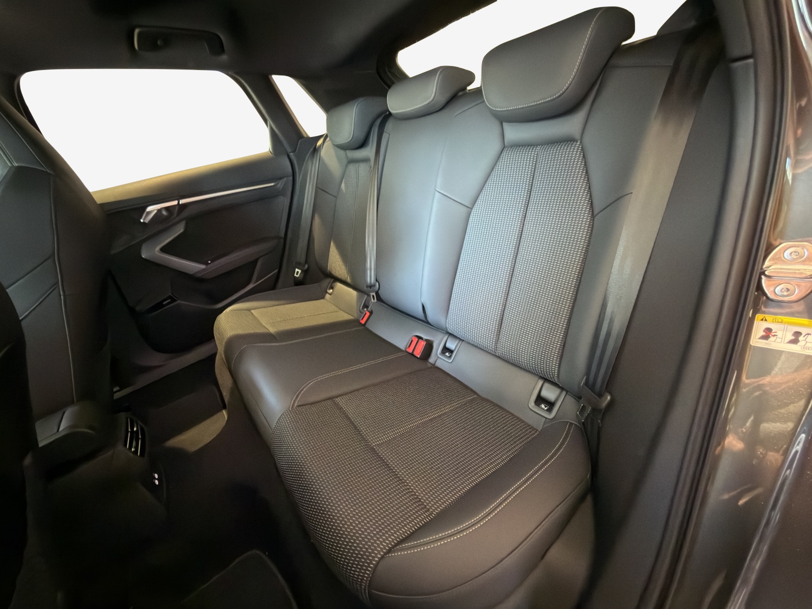 AUDI A3 Sportback TFSI e 200 kW S line Attraction S tronic-image-11