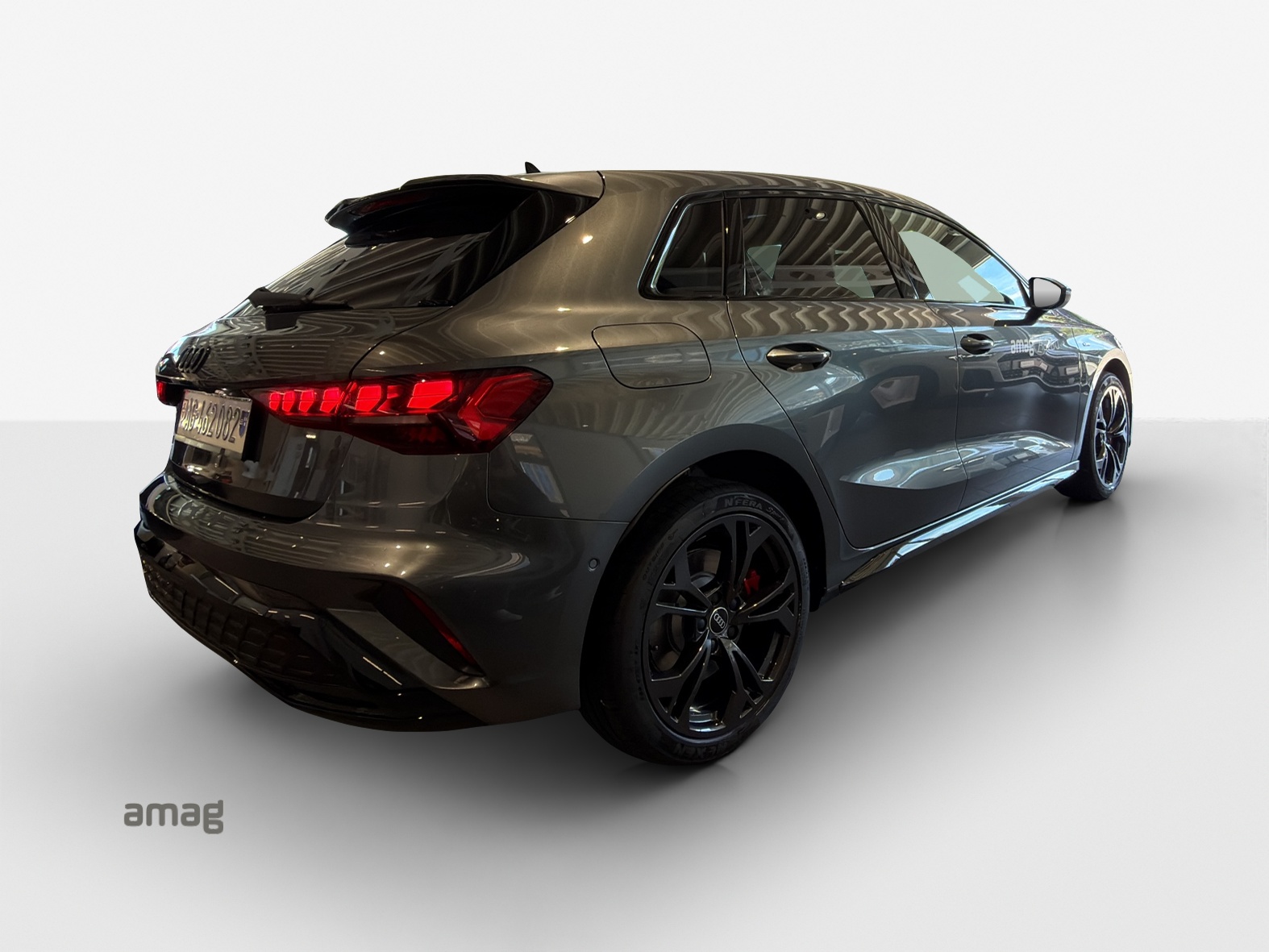 AUDI A3 Sportback TFSI e 200 kW S line Attraction S tronic-image-4
