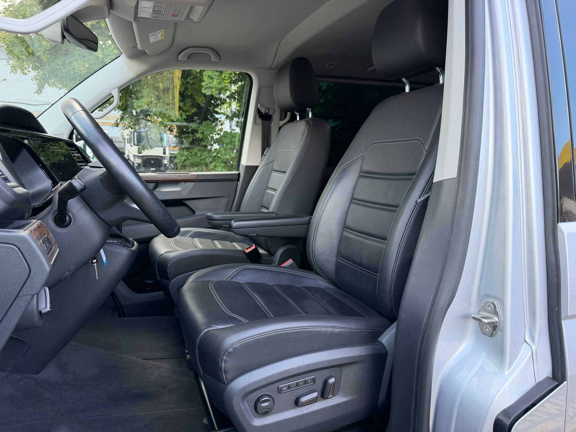 VW T6.1 Multivan 2.0 Bi-TDI Highline 4Motion DSG-image-13