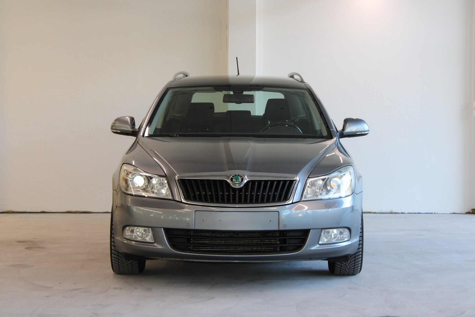 SKODA Octavia Combi 2.0 TDI Family DSG-showroom-element-1