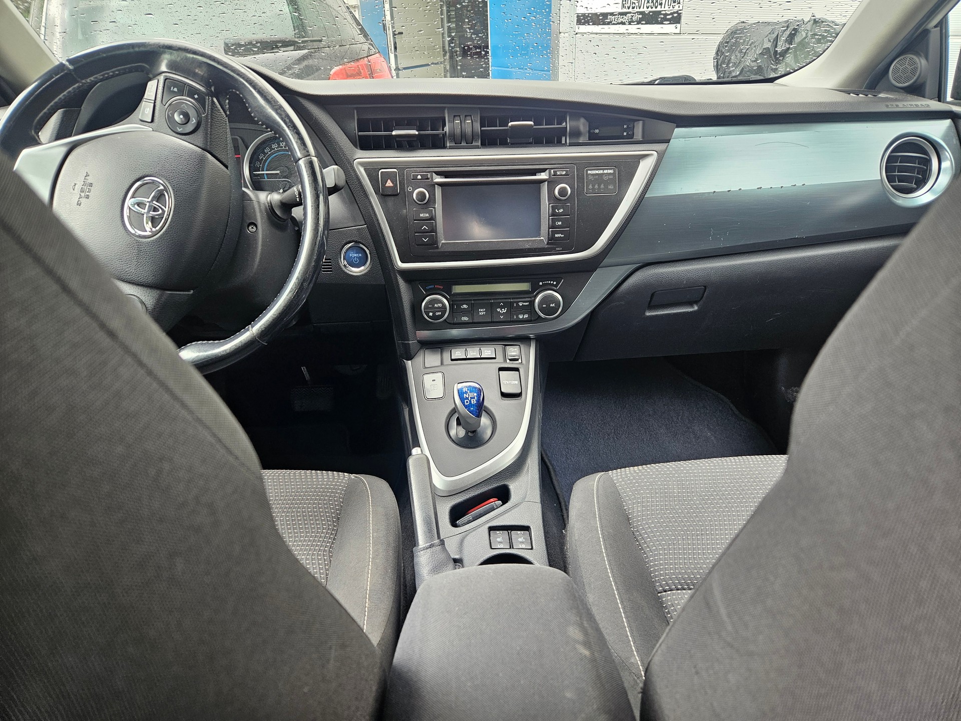 TOYOTA Auris 1.8 16V HSD Linea Sol-image-15