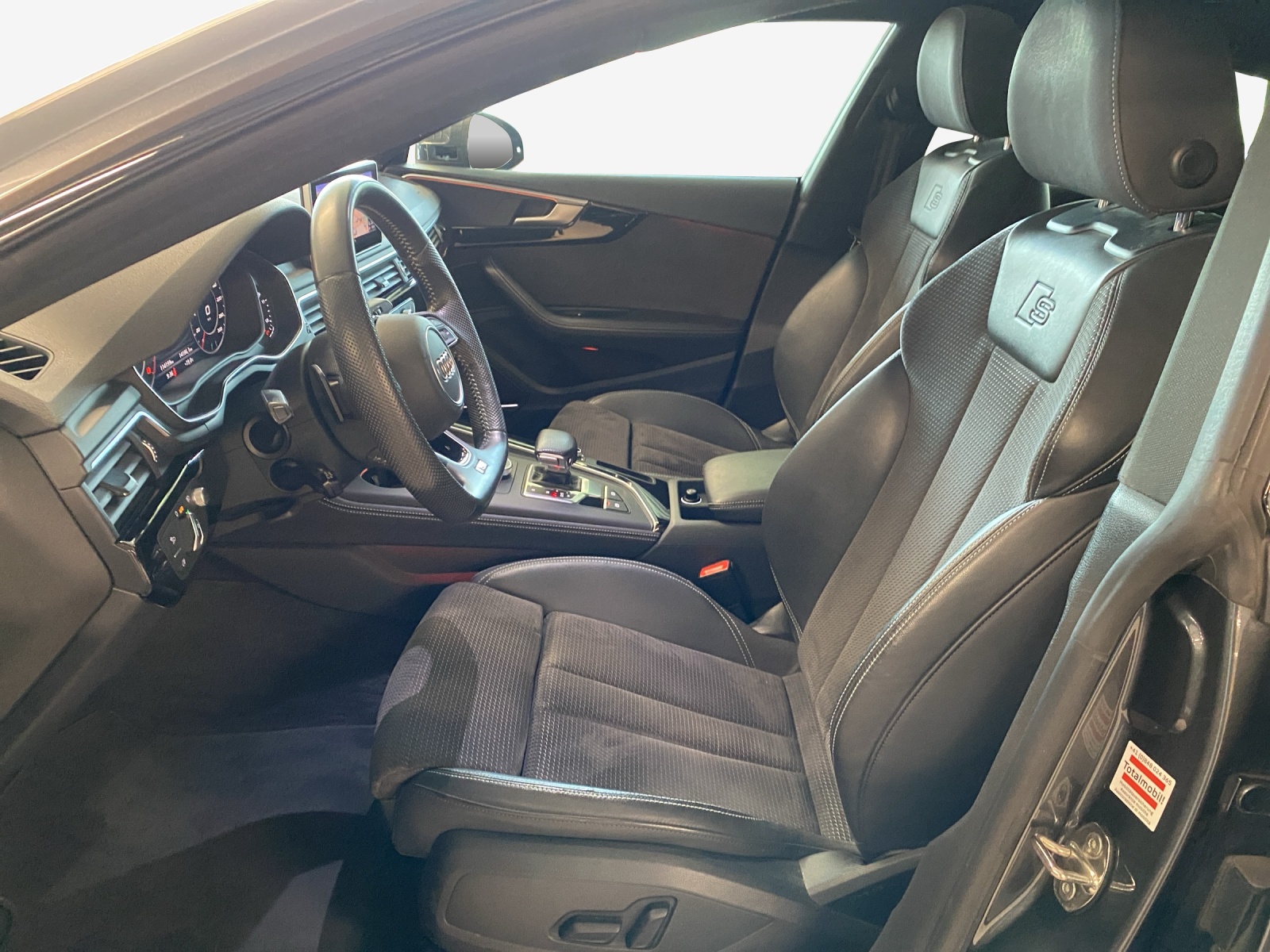 AUDI A5 Sportback 45 TFSI S-tronic Sport quattro-image-7