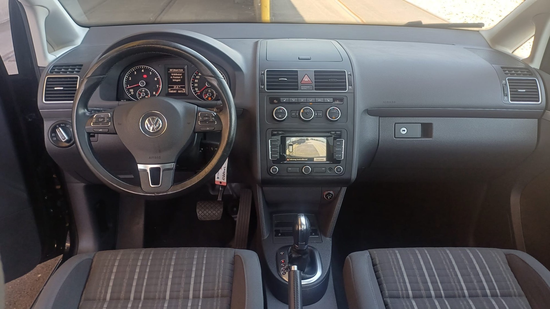 VW CrossTouran 1.4 TSI DSG-image-12