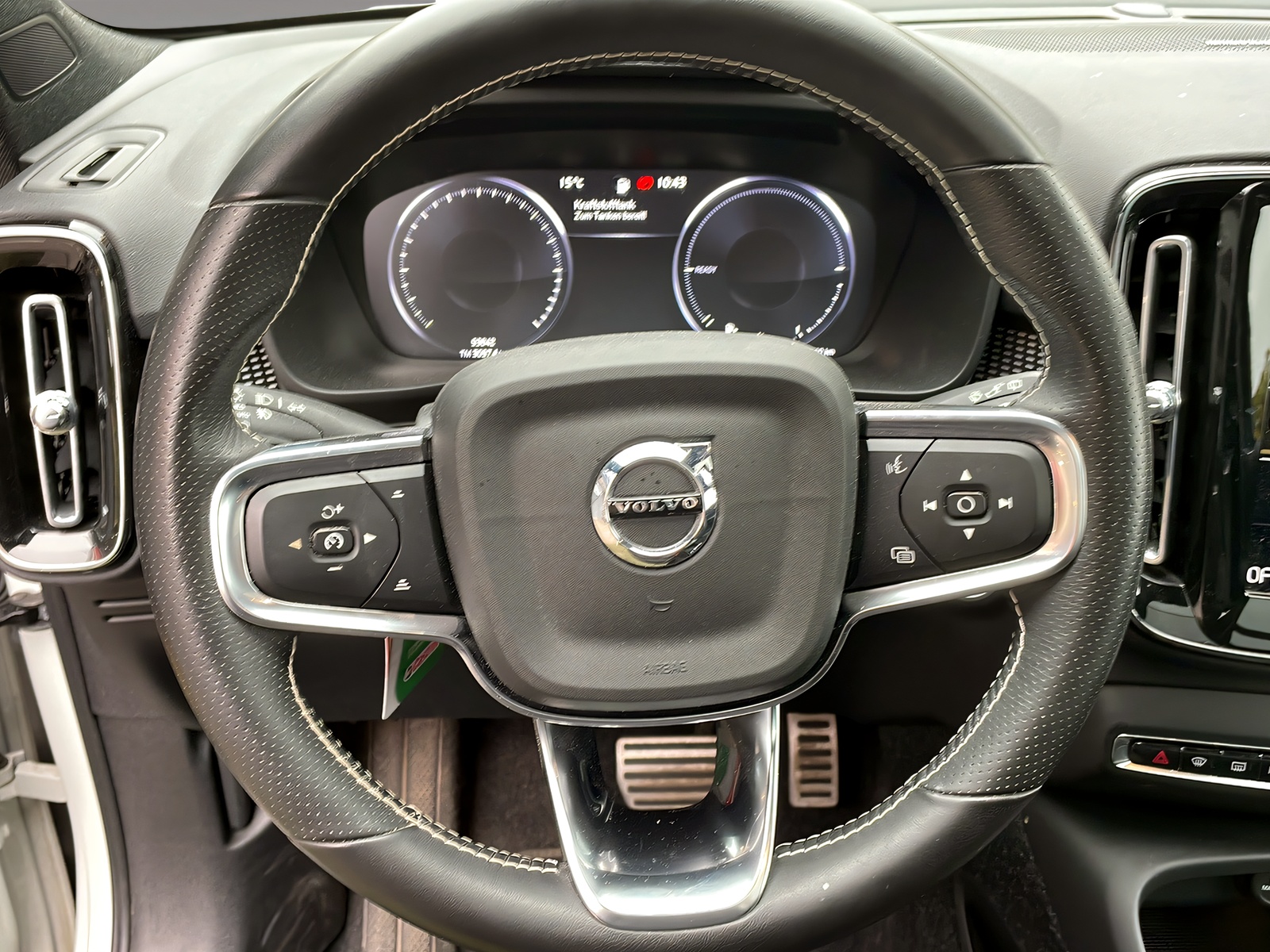 VOLVO XC40 T5 TwE R-Design DCT-image-8