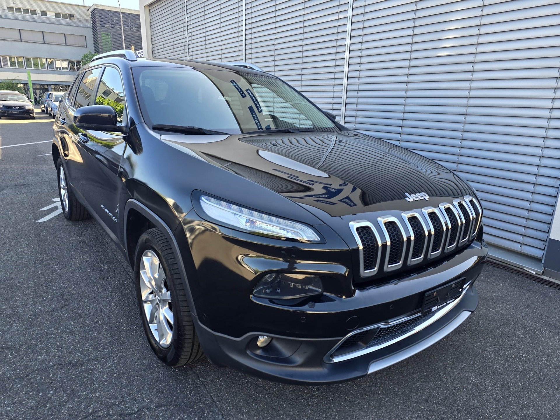 JEEP Cherokee 2.0TD Longitude AWD 9ATX-showroom-element-2