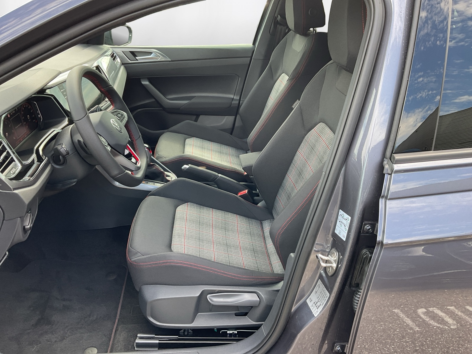 VW Polo 2.0 TSI GTI DSG-image-9