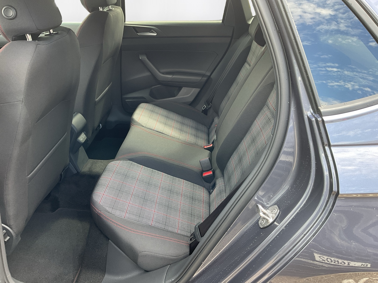 VW Polo 2.0 TSI GTI DSG-image-10