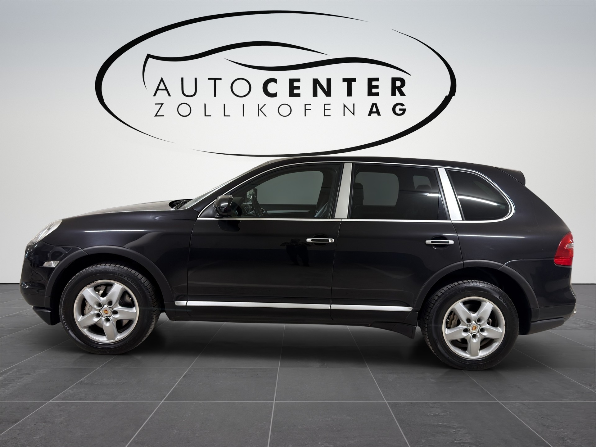 PORSCHE Cayenne S-showroom-element-3