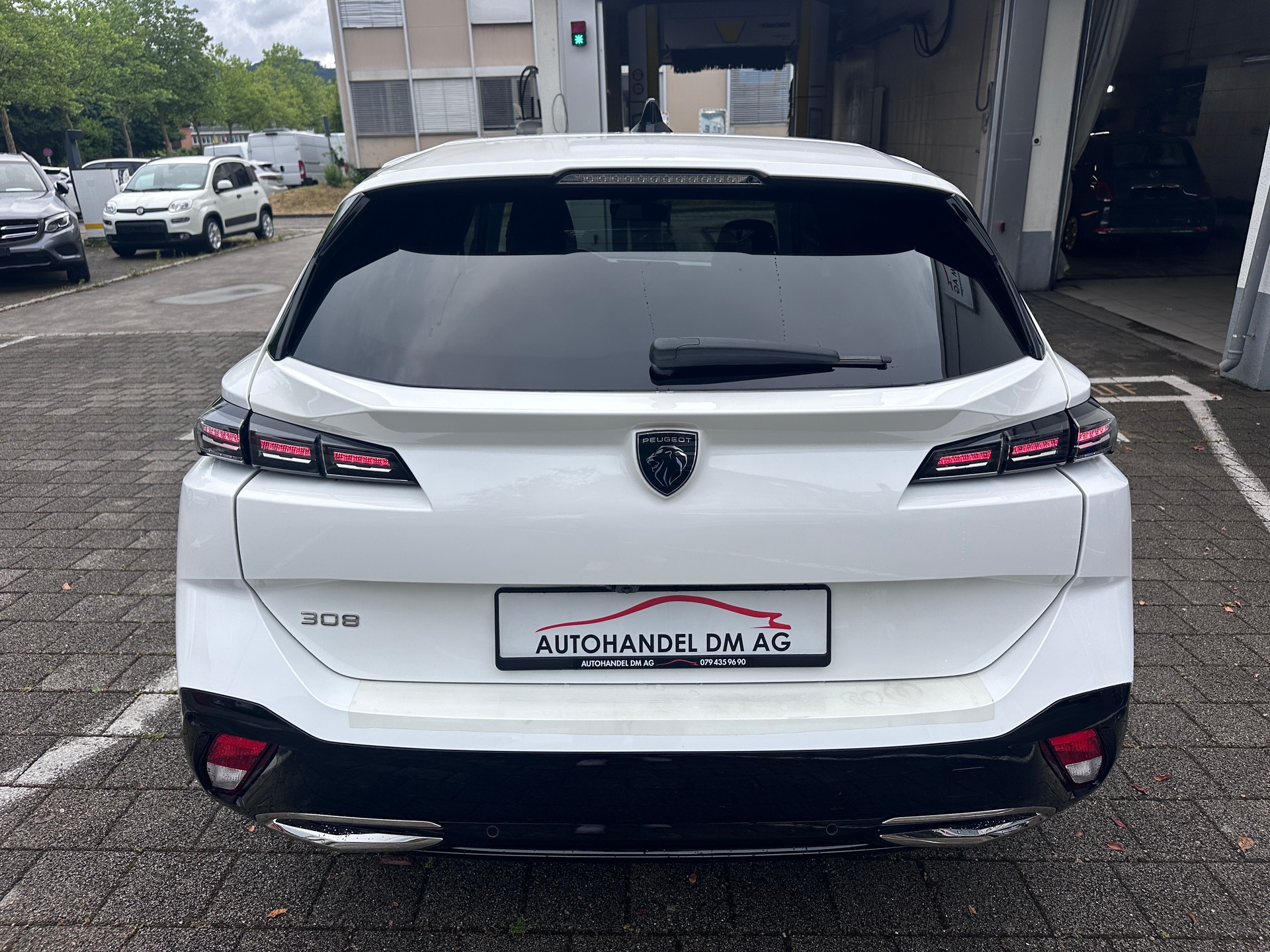 PEUGEOT 308 SW 1.5 BlueHDI Allure EAT8-image-4