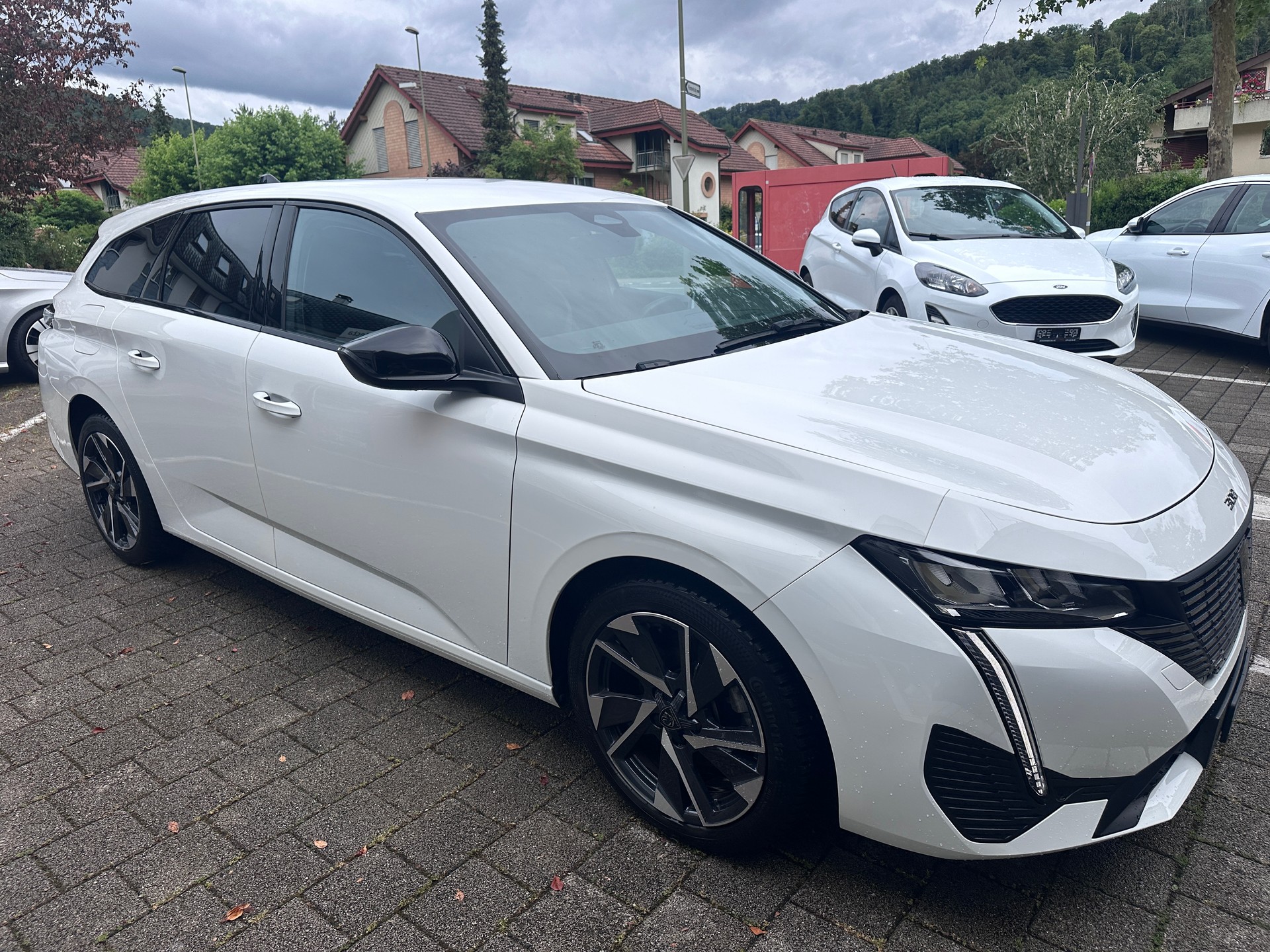 PEUGEOT 308 SW 1.5 BlueHDI Allure EAT8-image-7