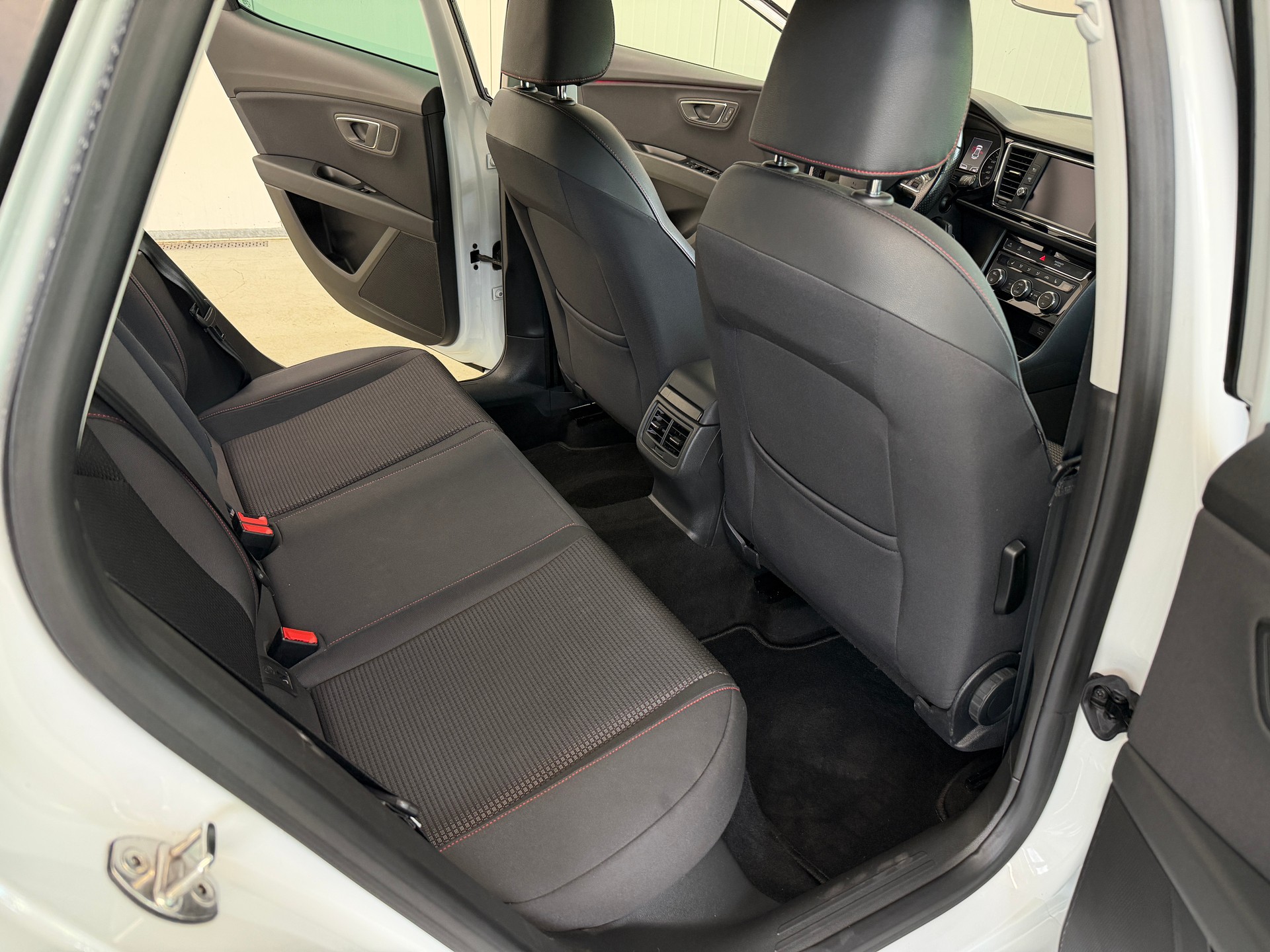 SEAT Leon 1.4 TSI FR DSG-image-15