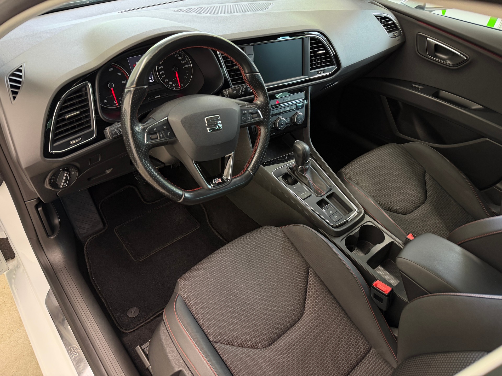 SEAT Leon 1.4 TSI FR DSG-image-10