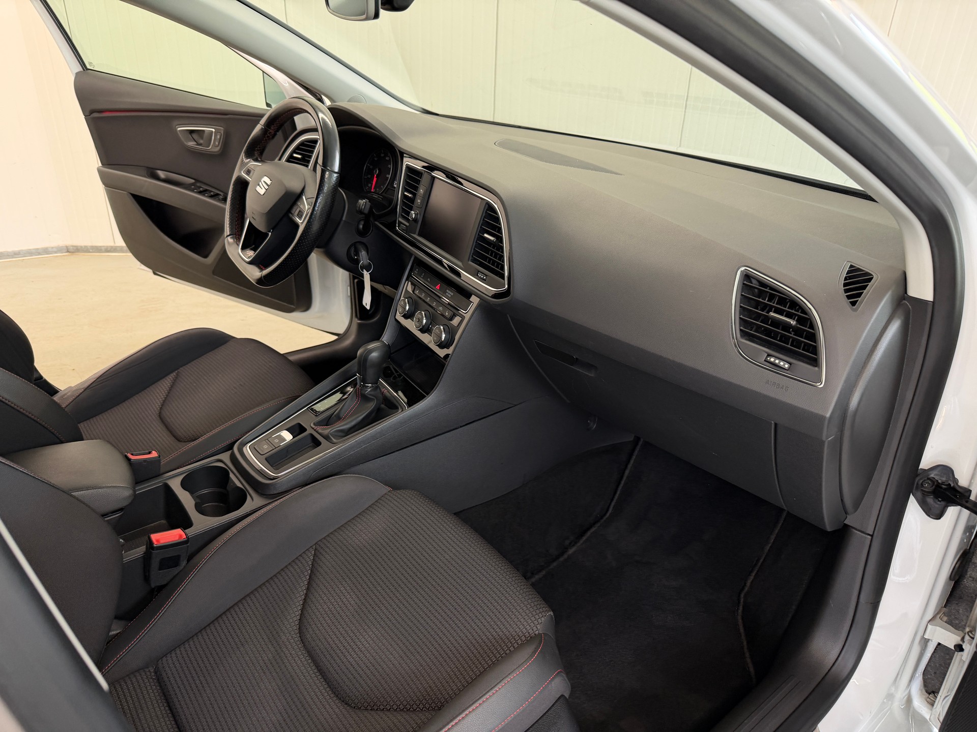 SEAT Leon 1.4 TSI FR DSG-image-17