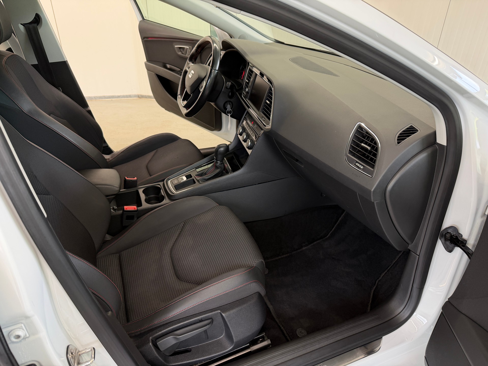 SEAT Leon 1.4 TSI FR DSG-image-16