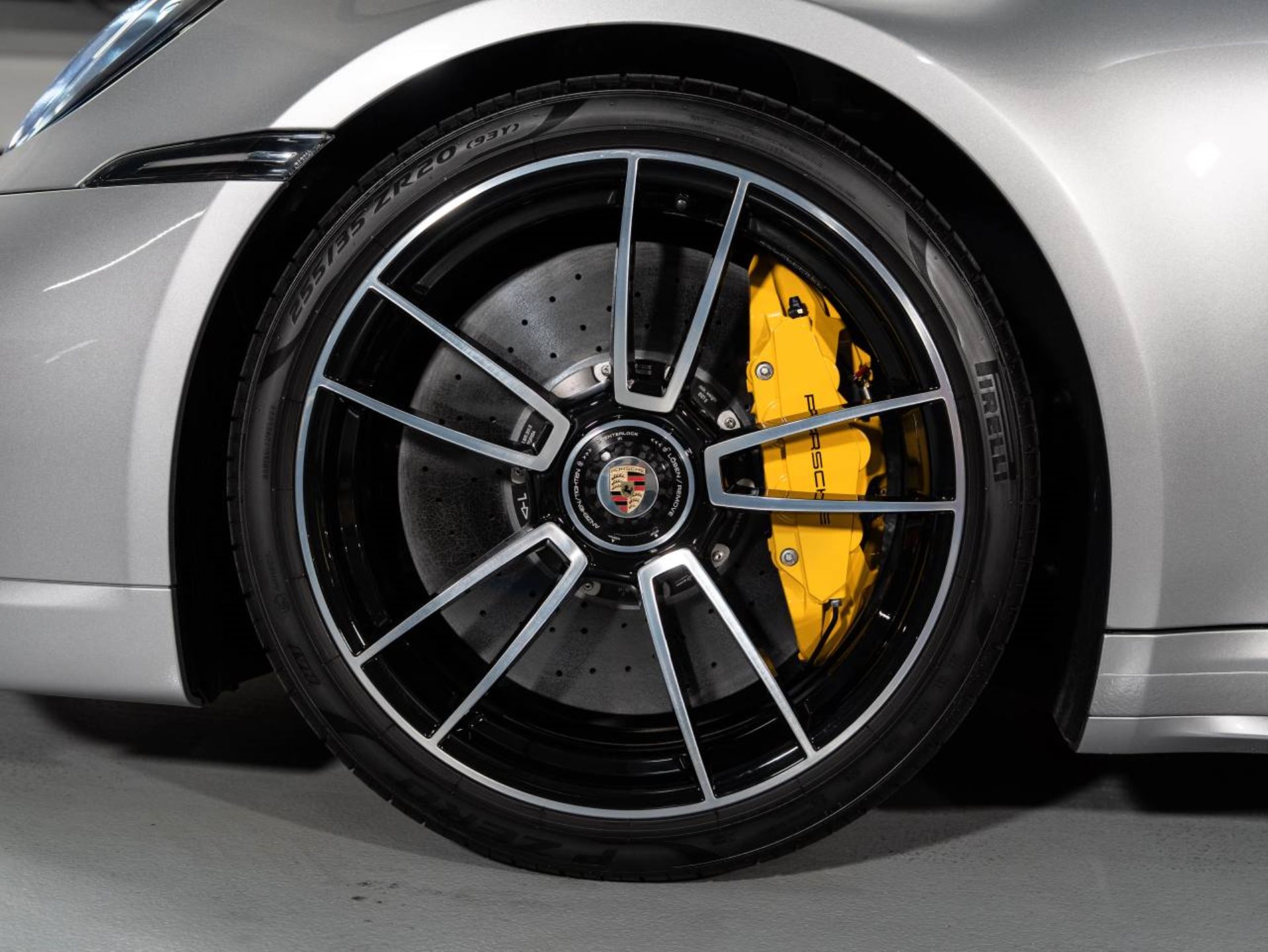 PORSCHE 911 Turbo S-image-9