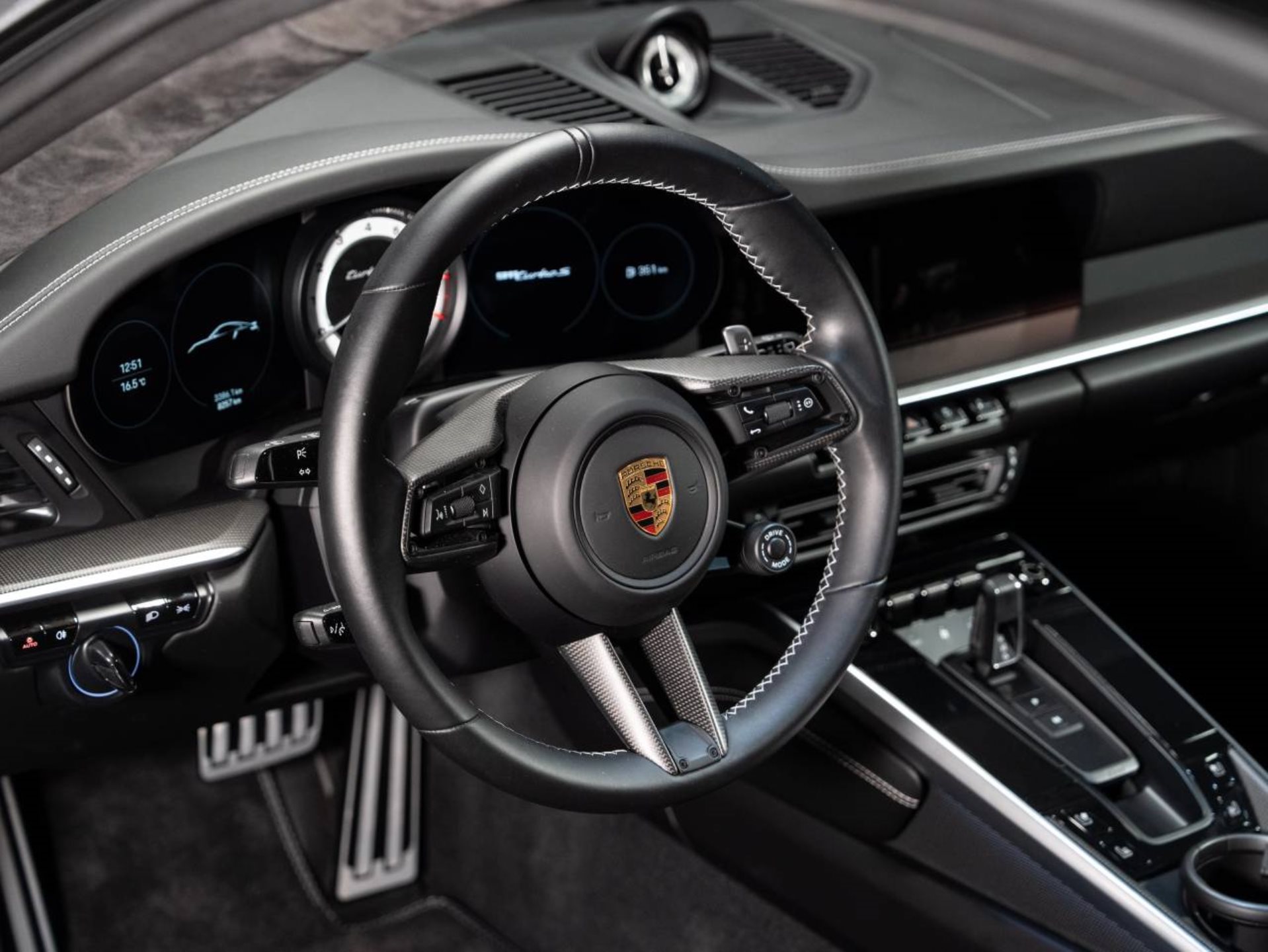 PORSCHE 911 Turbo S-image-14