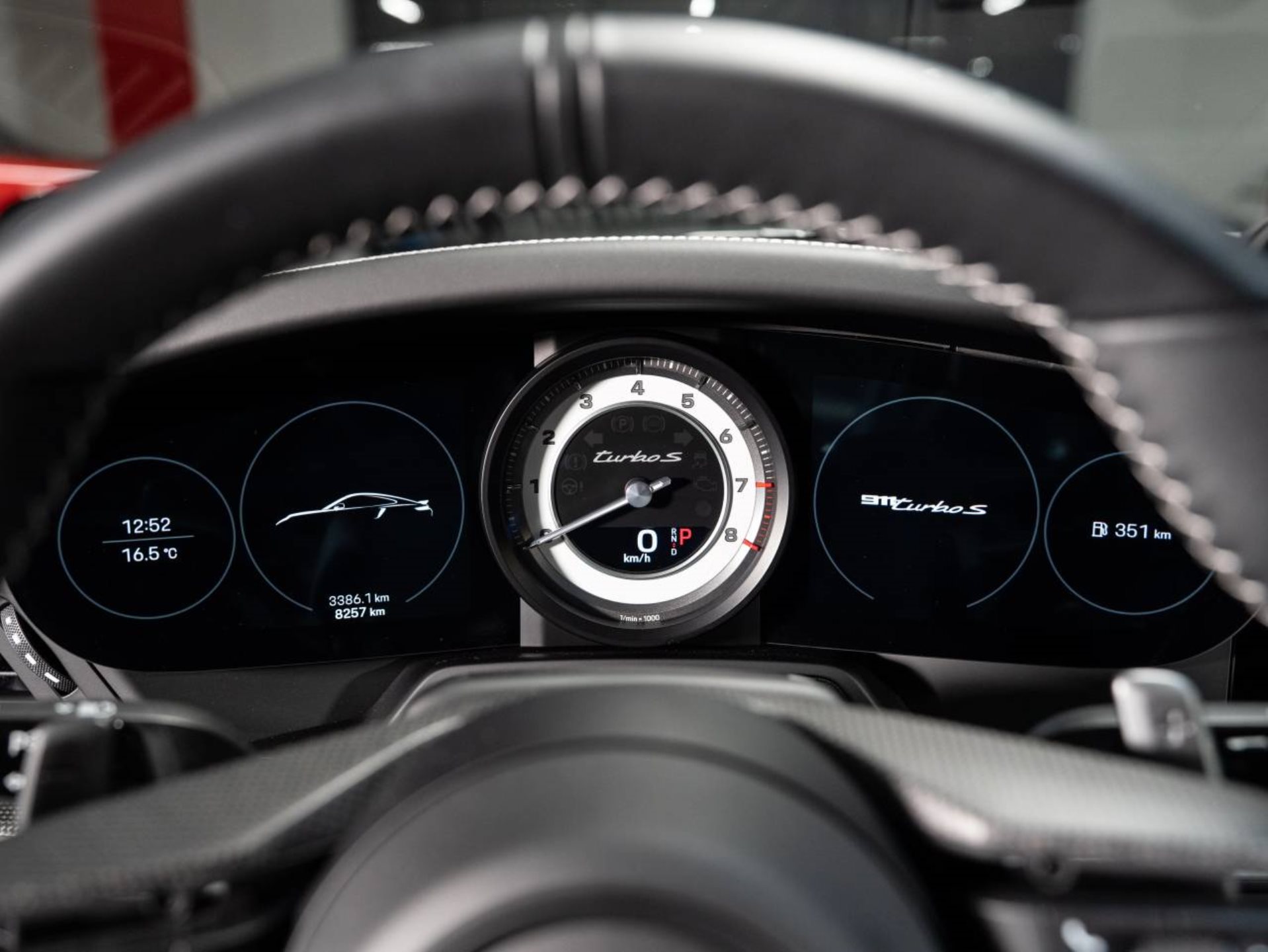 PORSCHE 911 Turbo S-image-12
